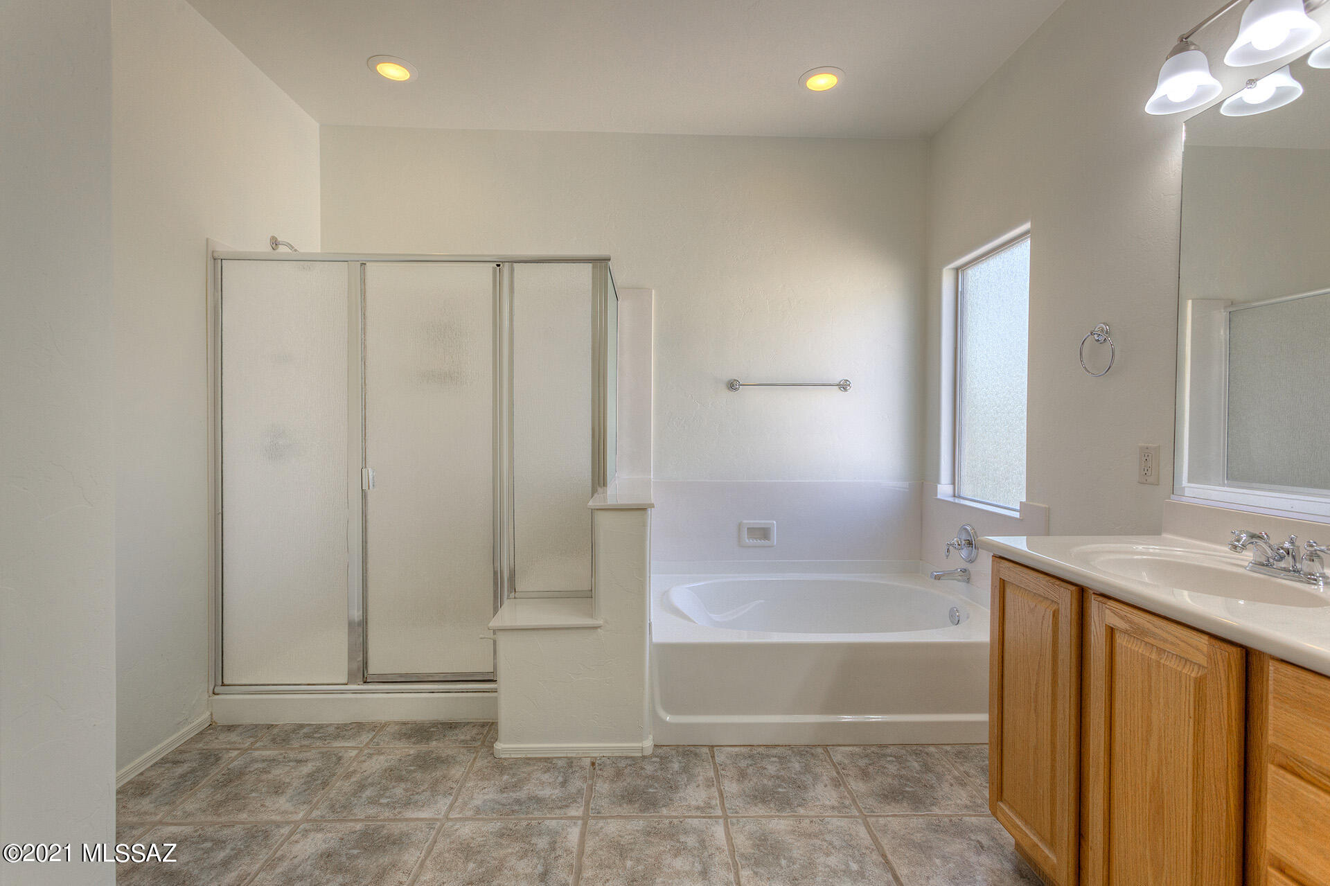 Encanto Del Lago (1-82) - Residential