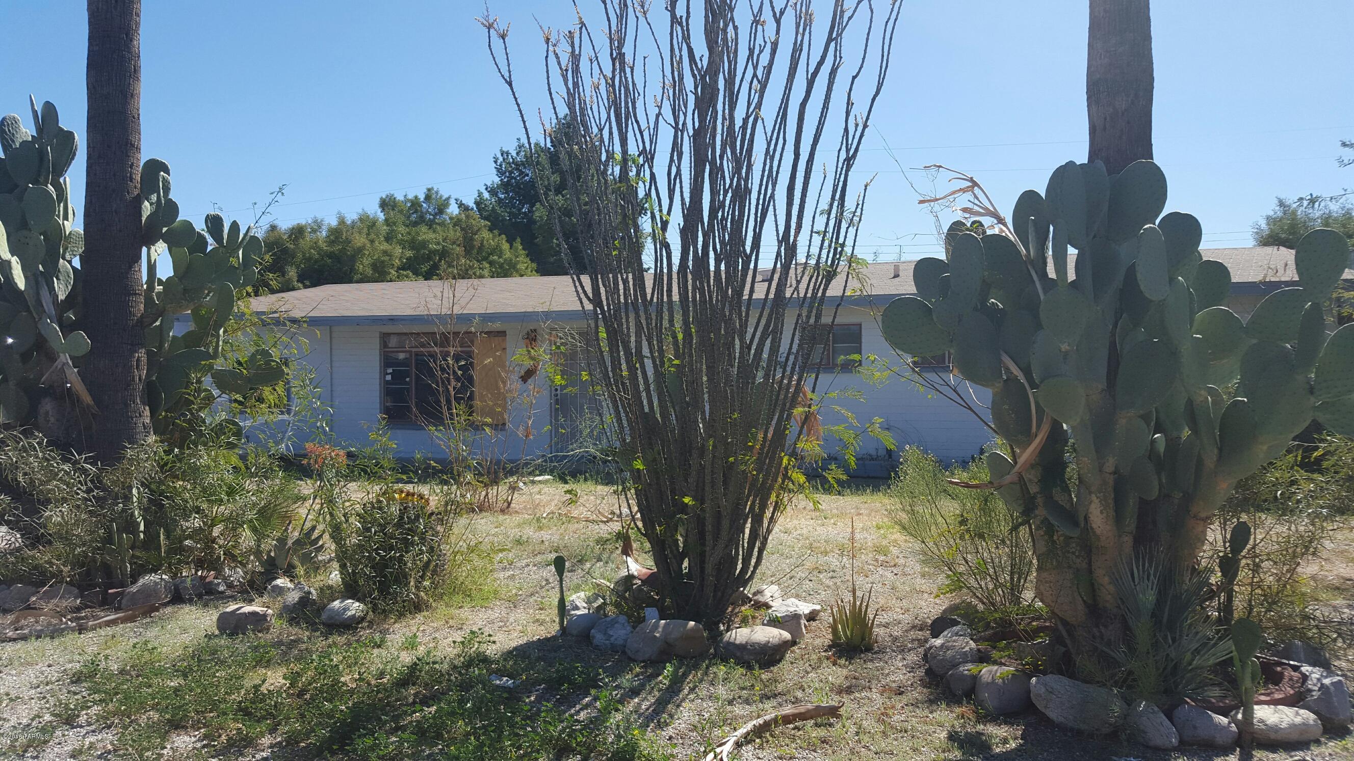 This is a true Fix up.  All offers must be cash!  Bank owned foreclosure.