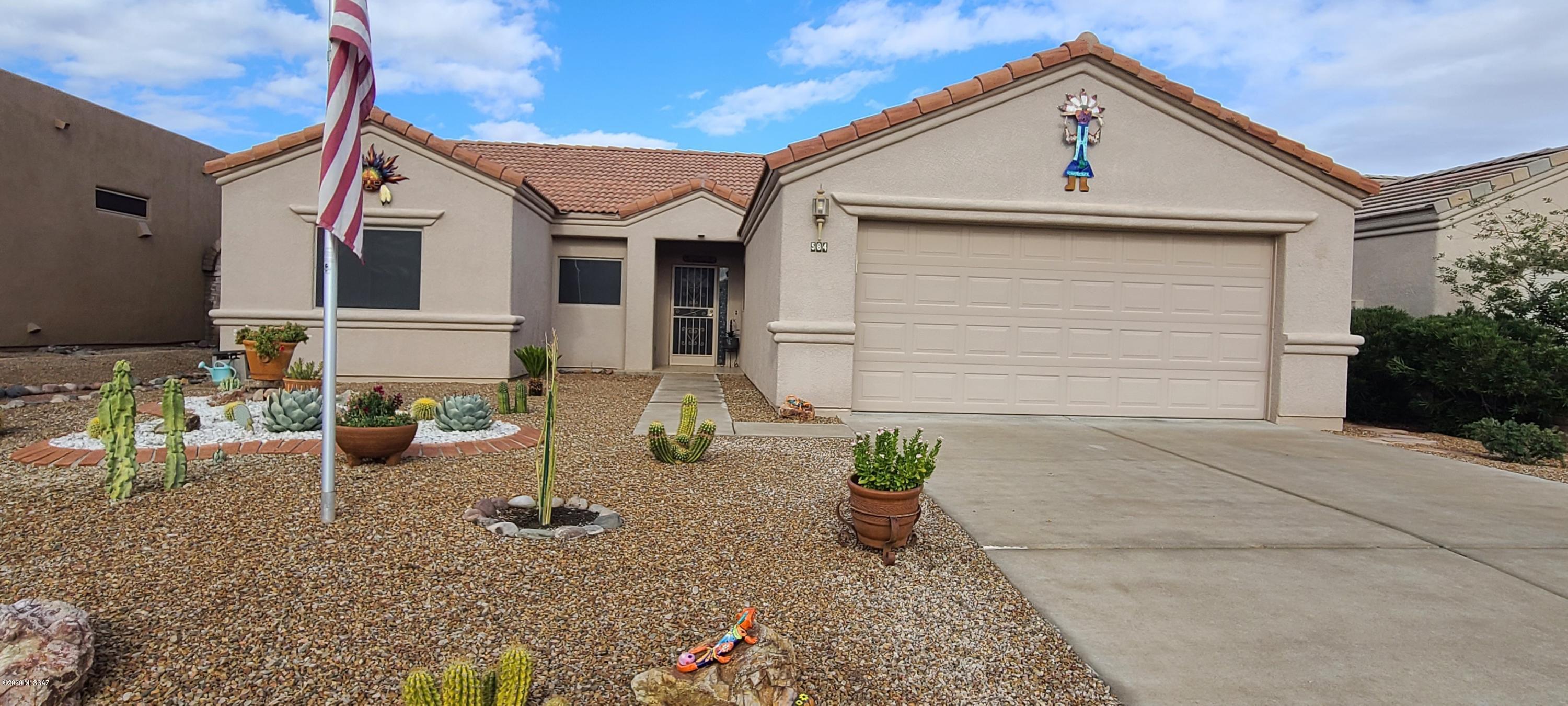 Gated community within the Torres Blancas golf course. Well maintained & move in condition. Ceramic Tile and carpeting new in 2016. Stove/oven, microwave and dishwasher new in 2016. Gas Water heater replaced this year. Granite composite countertops and sink. Breakfast bar & dining areas. Plantation shutters. Pot shelves, deco shelves. Huge lot with easy care, newer landscaping
Some furnishings available by separate bill of sale. List of items and price will be in the home.