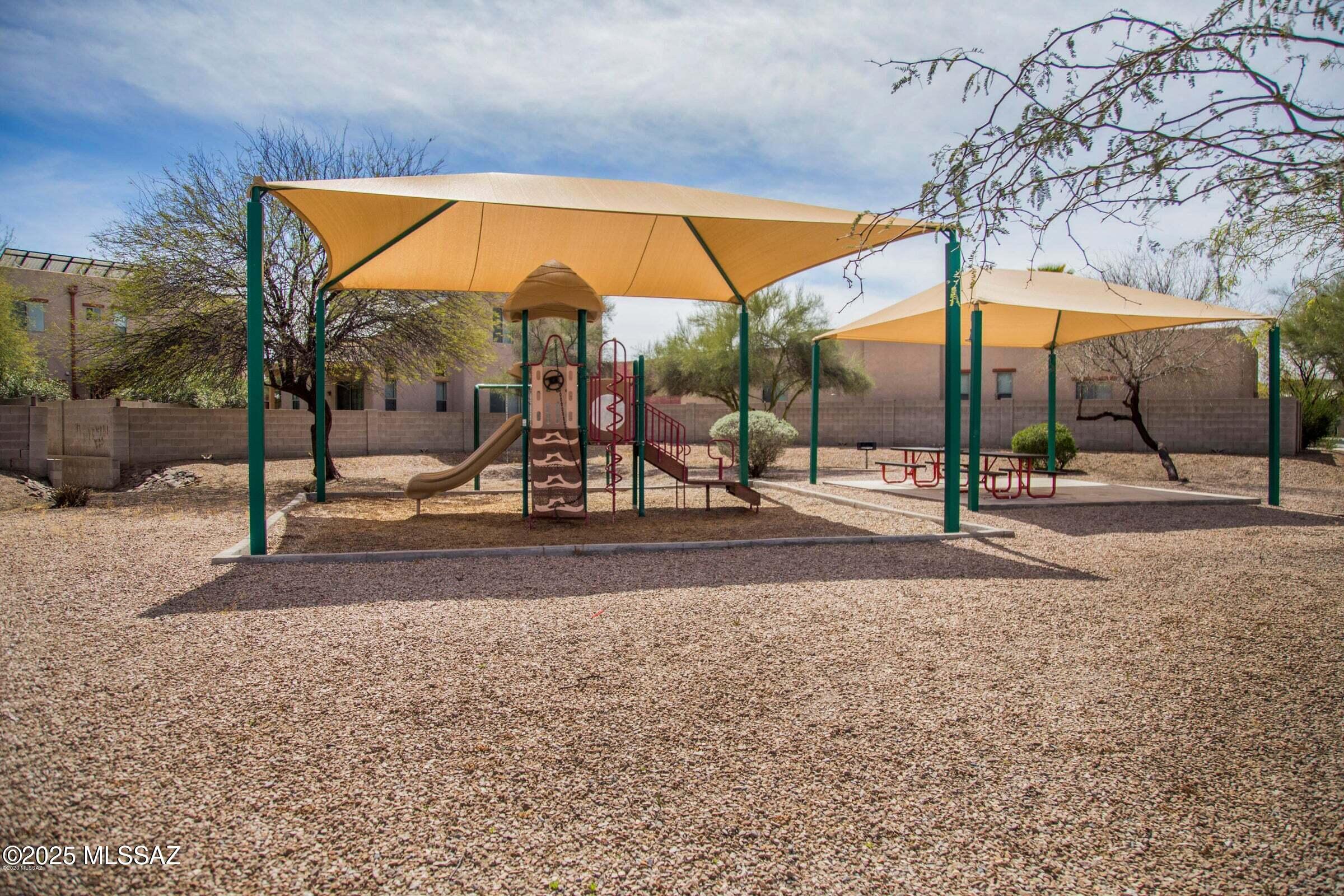 Paseo Estrella (1-104) - Residential Lease
