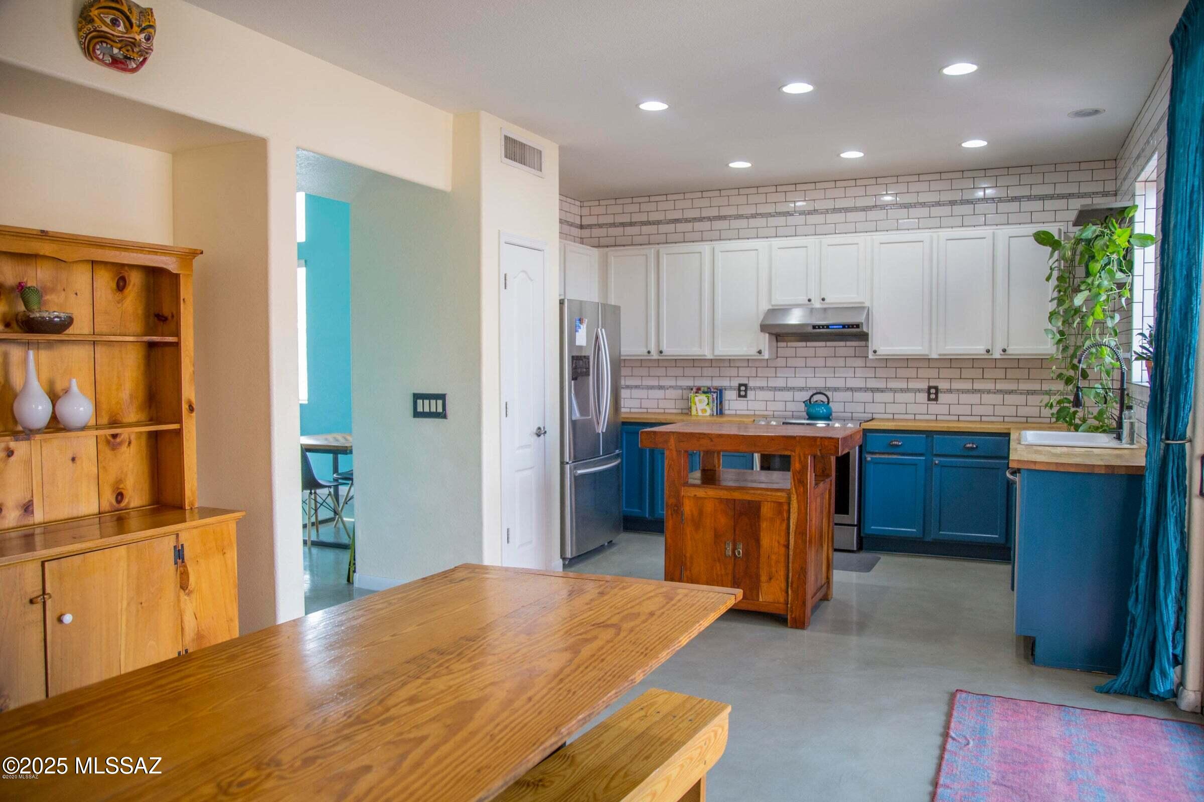 Paseo Estrella (1-104) - Residential Lease