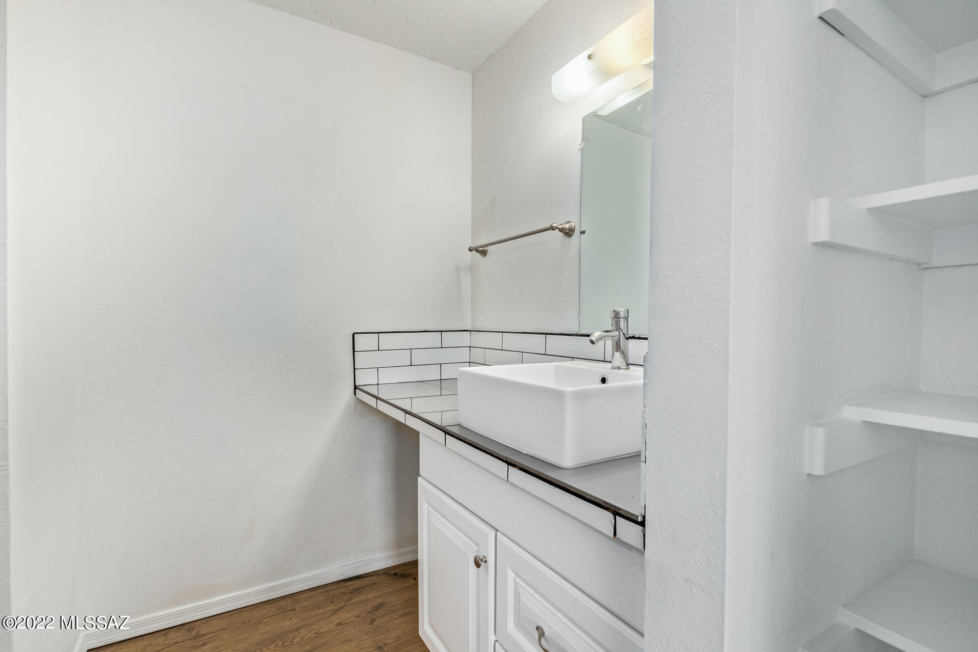 Barcelona Manor Condominiums - Residential