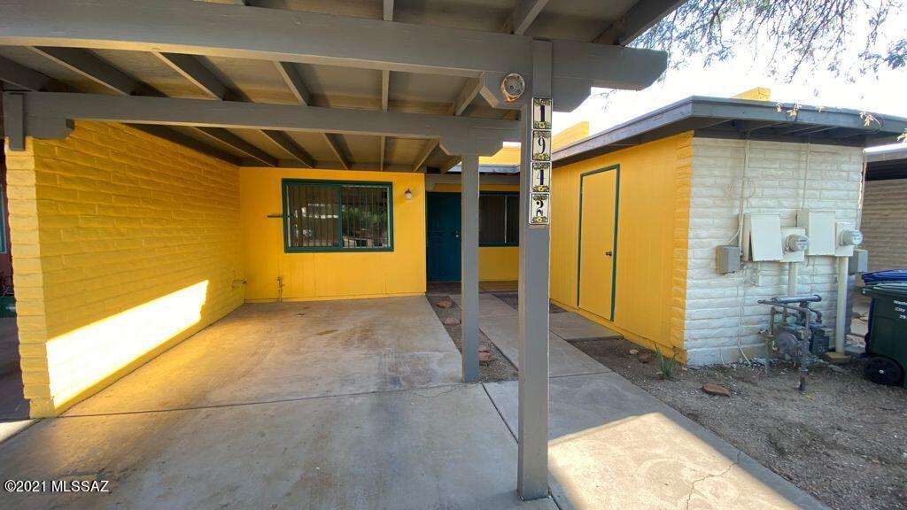 Location Location Location !!!  Cute 2beds / 1bath townhome, perfect for a small family, Students or rental investment! Short distance to UofA, UMC Hospital and many more. New Kitchen Cabinets, New appliances, New HVAC System, Roof recently serviced. Come see it before it is too late.