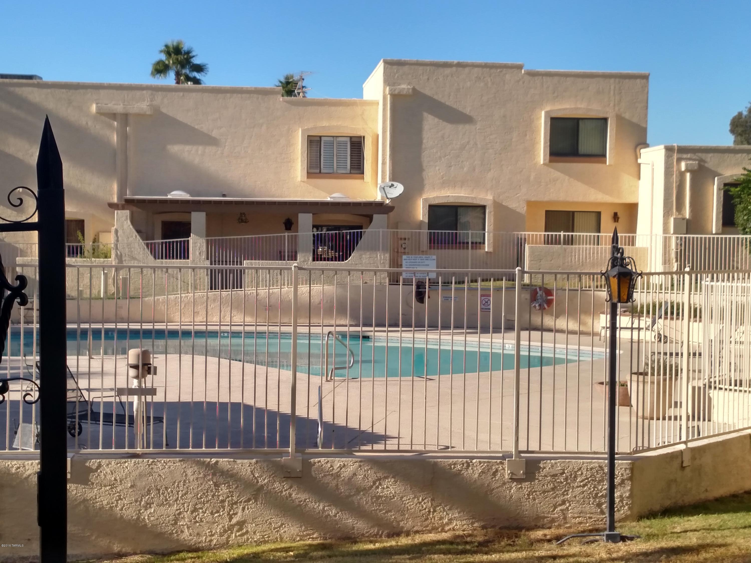 Las Primeras Lomas (1-76) - Residential Lease