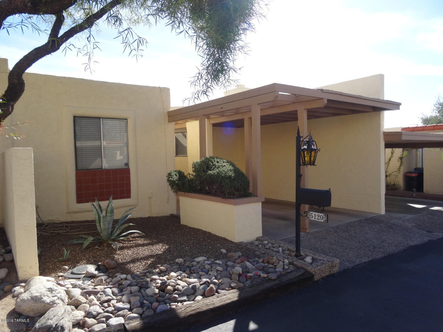 Las Primeras Lomas (1-76) - Residential Lease