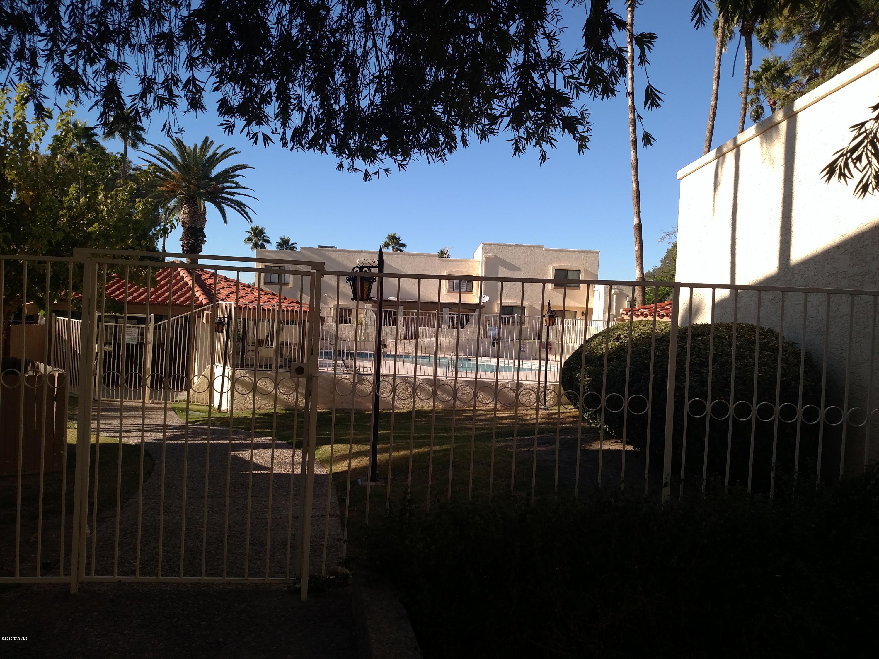 Las Primeras Lomas (1-76) - Residential Lease