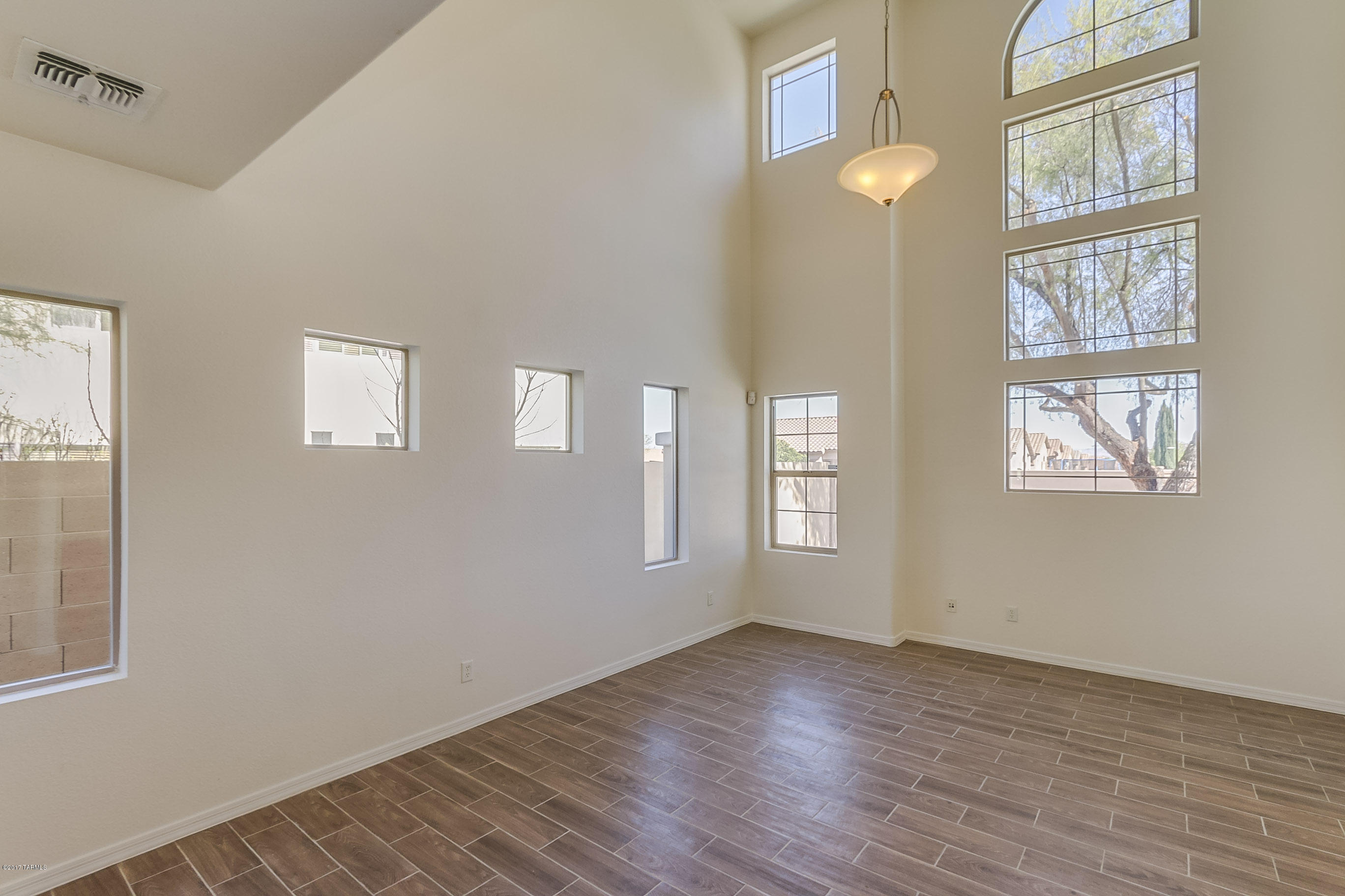 Presidio De Cancion (1-200) - Residential