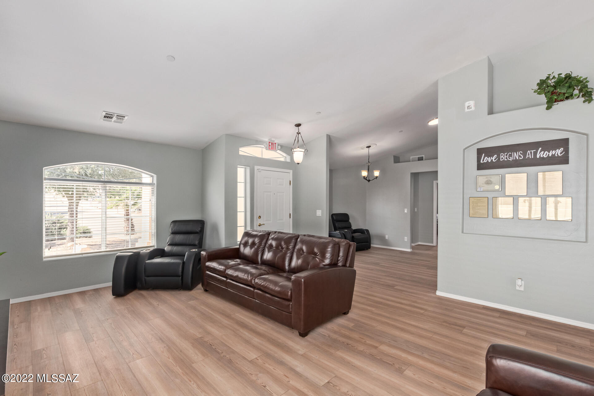 Thornydale Terrace(1-104) - Residential