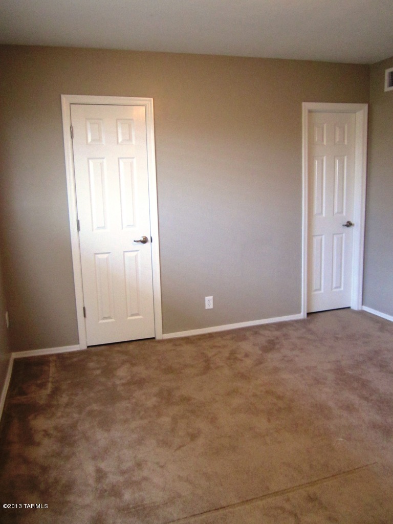 Villa Venice Condos - Residential Lease