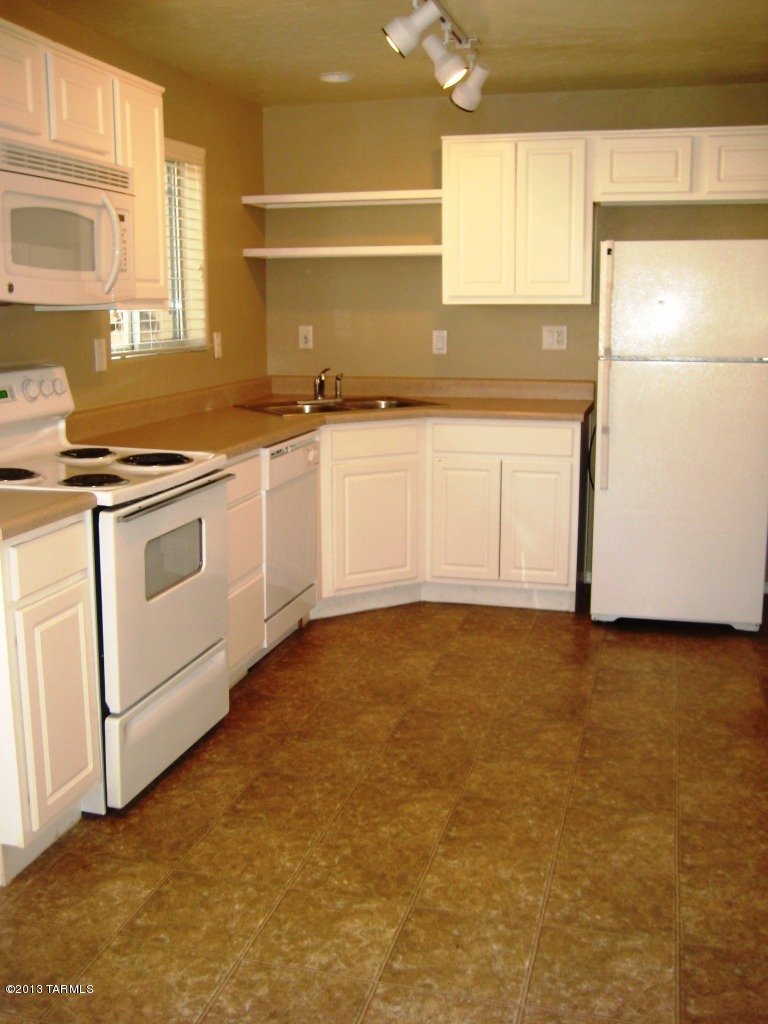 Villa Venice Condos - Residential Lease