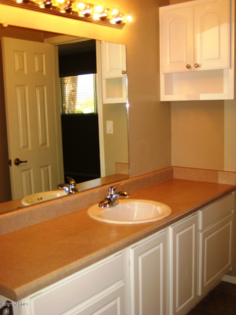 Villa Venice Condos - Residential Lease