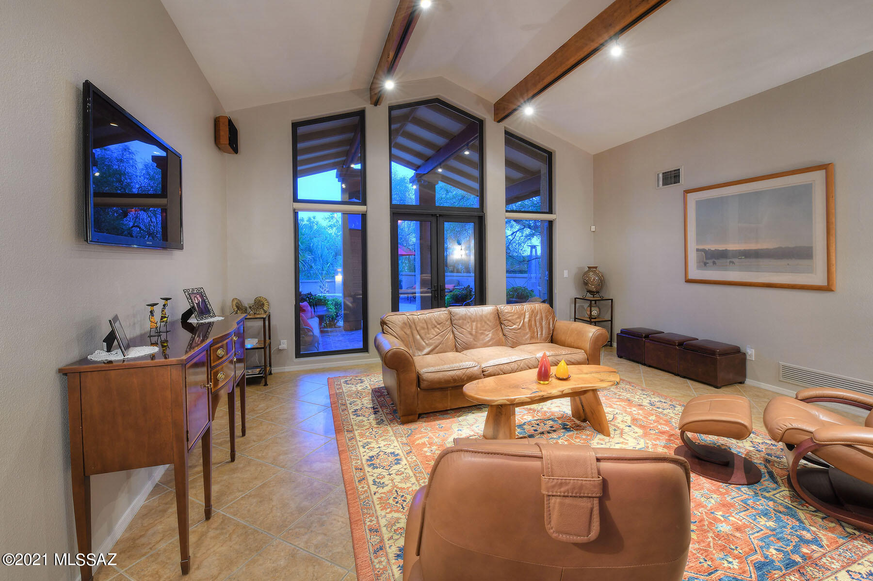 Las Alturas (1-167) - Residential