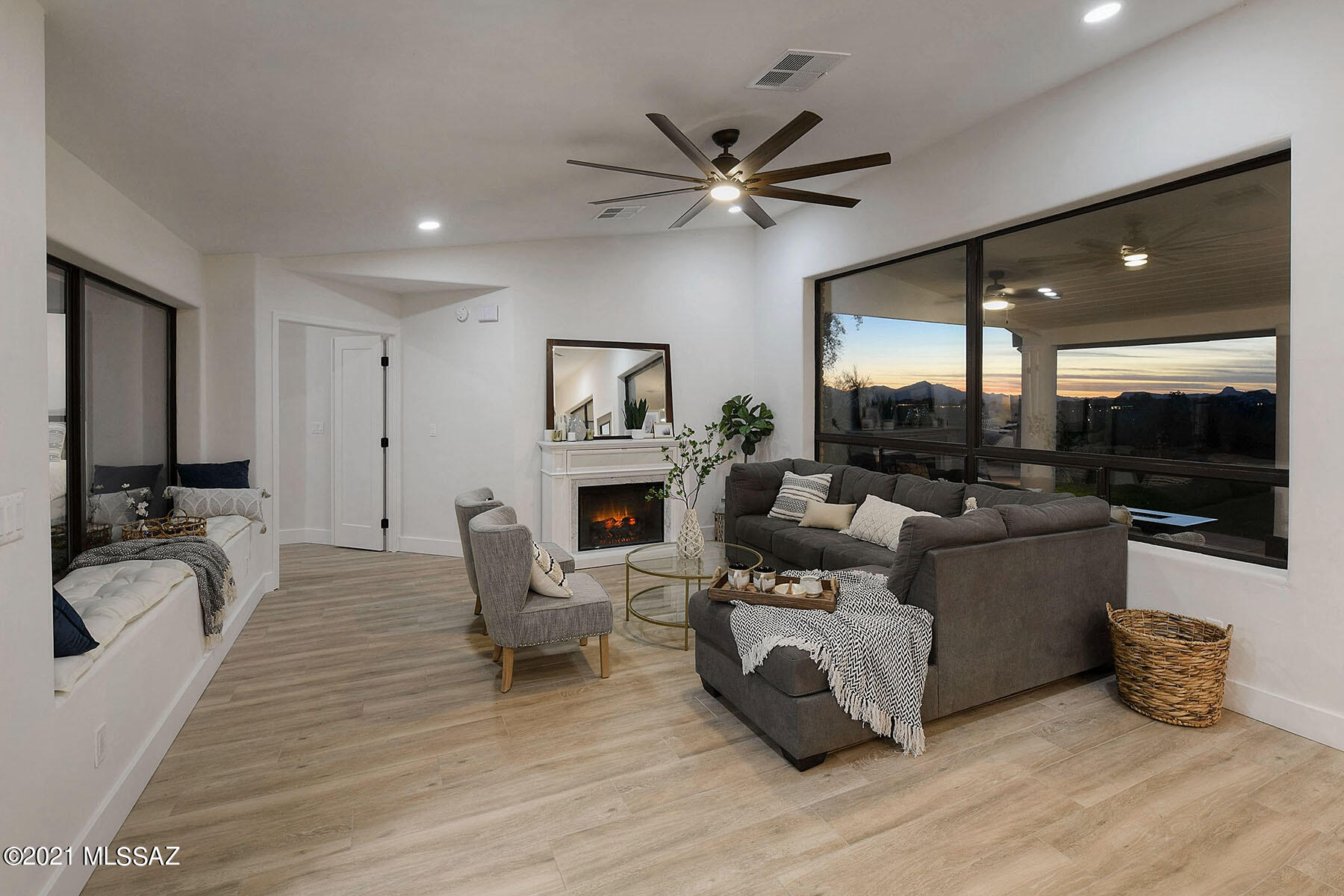 Monte Del Oro (1-187) - Residential
