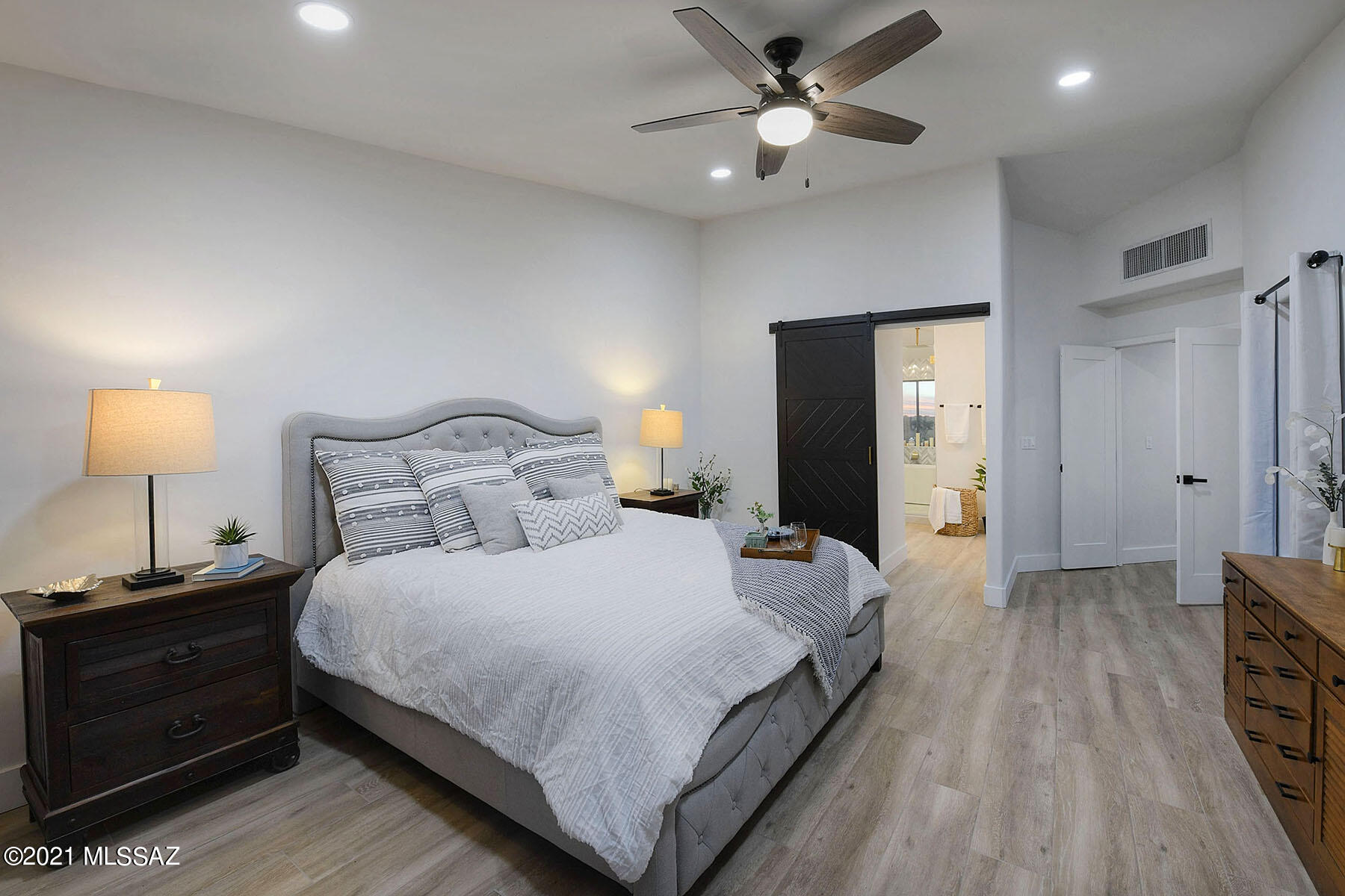 Monte Del Oro (1-187) - Residential