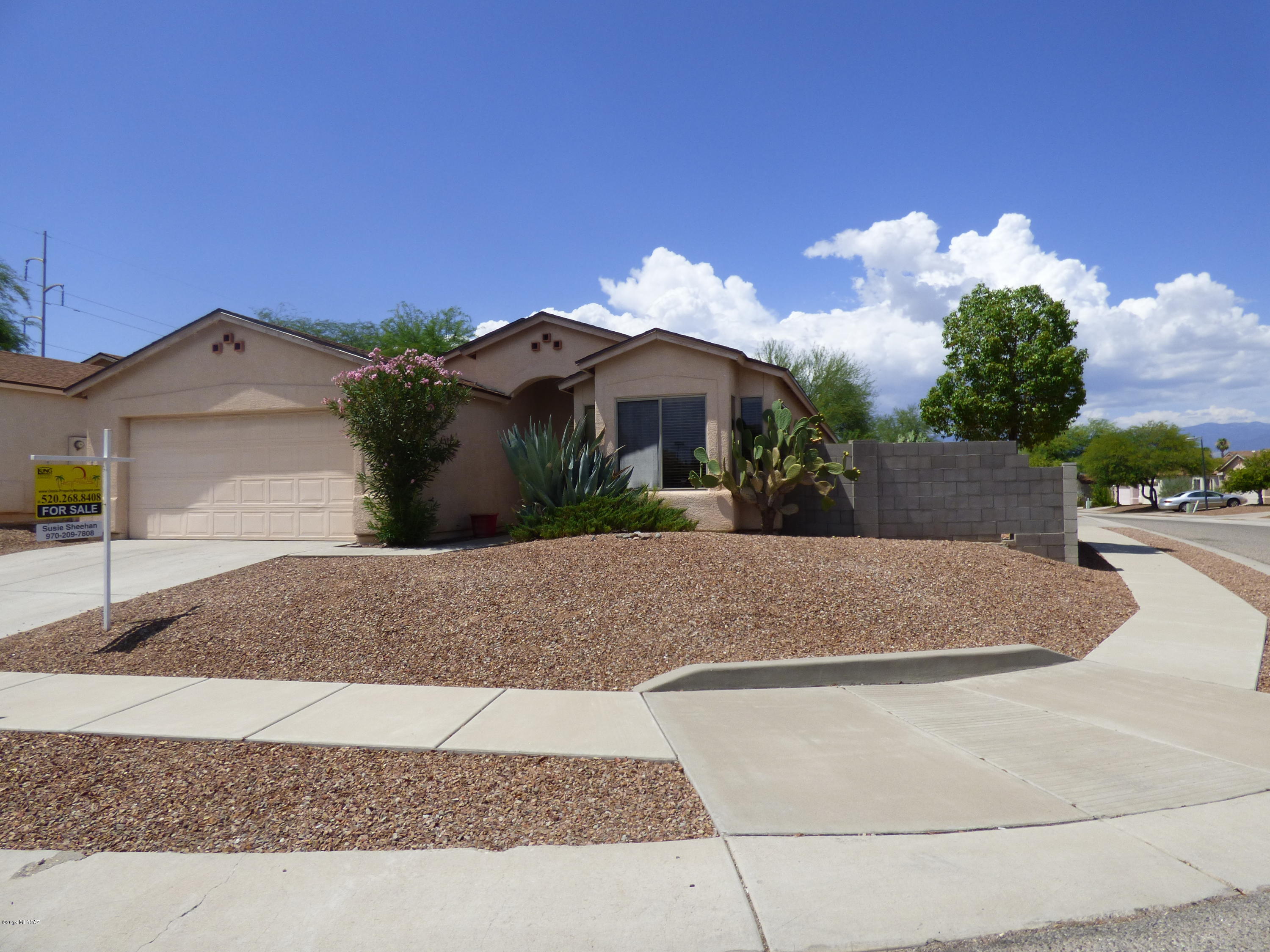 LOVELY FRESHLY PAINTED HOME ON GREAT LOT. RELAX IN YOUR POOL AFTER YOU HAVE DINED IN  THE LARGE KITCHEN. 4 BEDROOMS AND 2 BATHS MAKES THIS HOME A GREAT PLACE TO HANG YOUR HAT. CALL TODAY. THERE ARE 2 INTERIOR DOORS TO BE REPLACED WHEN THEY ARRIVE.