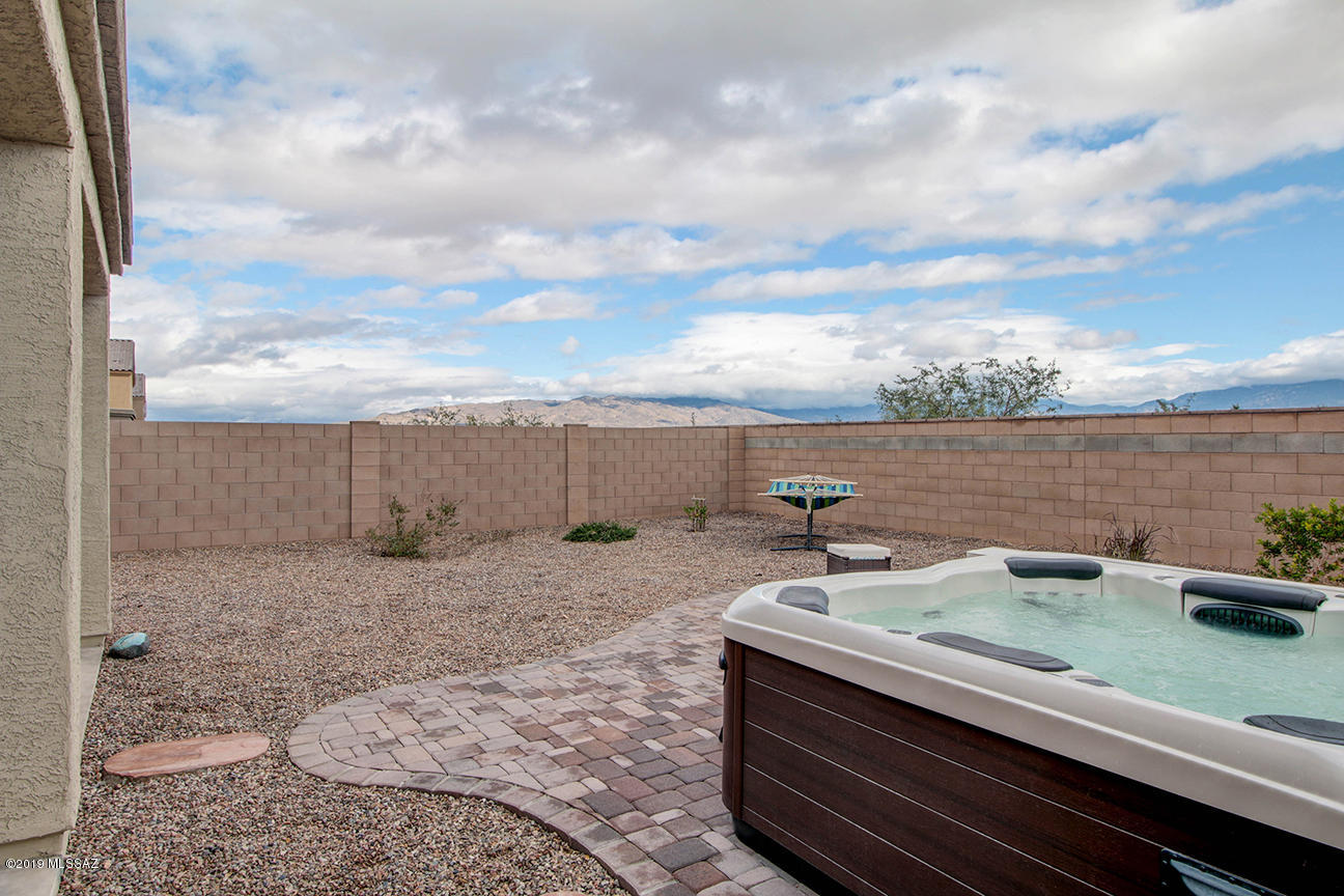 Vista Del Lago Norte SQ20140780198 - Residential