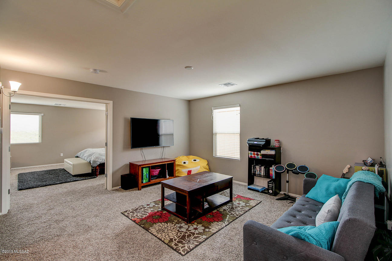 Vista Del Lago Norte SQ20140780198 - Residential