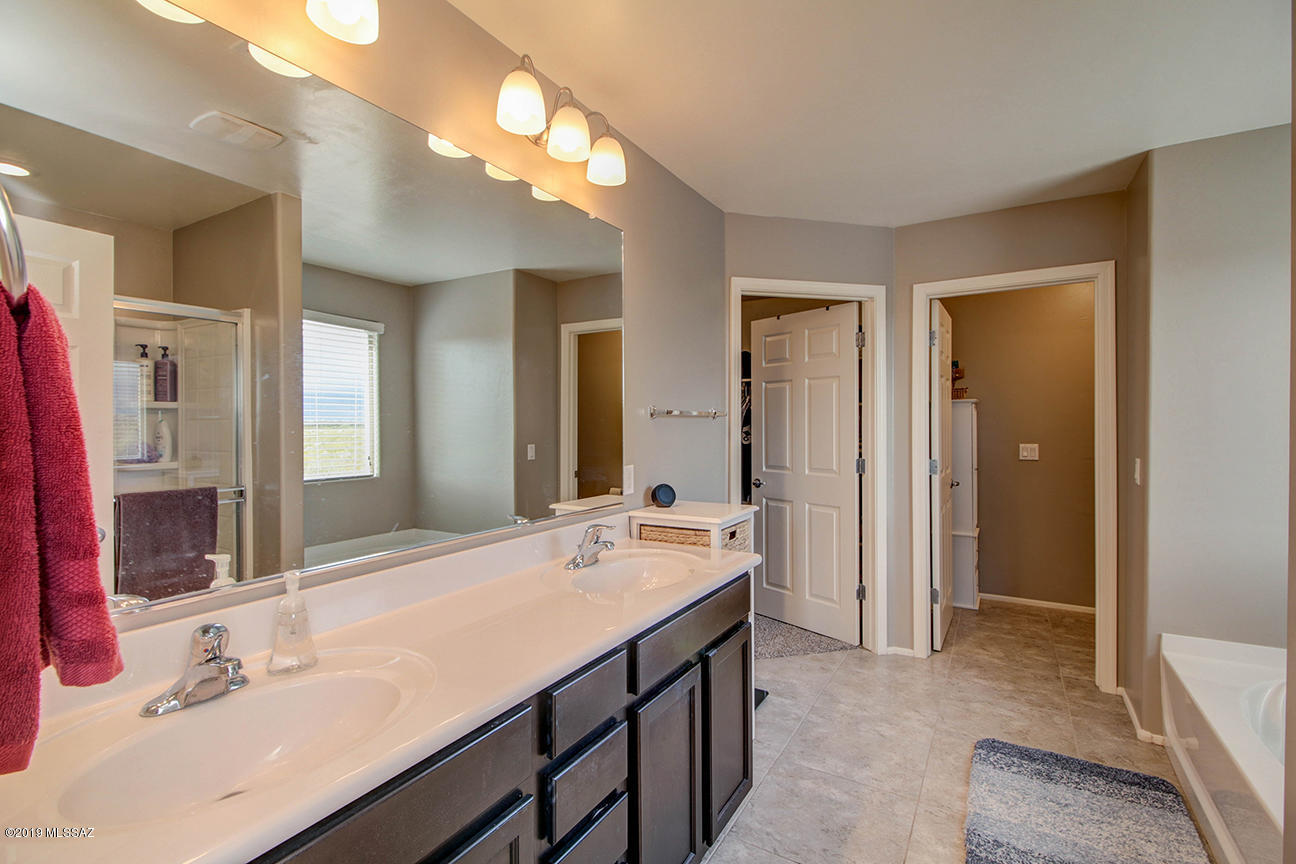 Vista Del Lago Norte SQ20140780198 - Residential