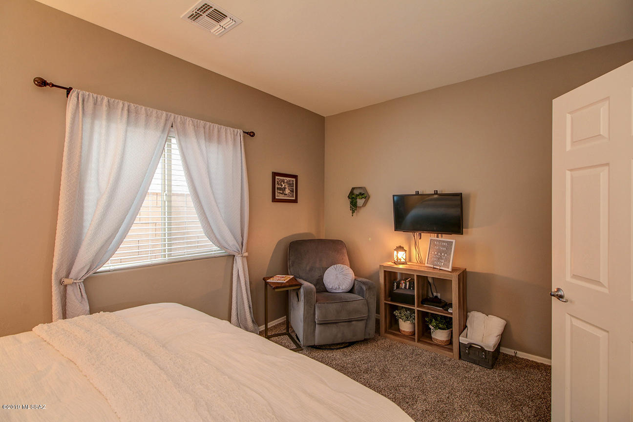 Vista Del Lago Norte SQ20140780198 - Residential