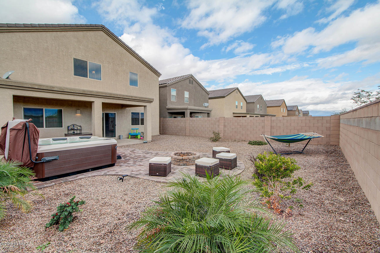 Vista Del Lago Norte SQ20140780198 - Residential