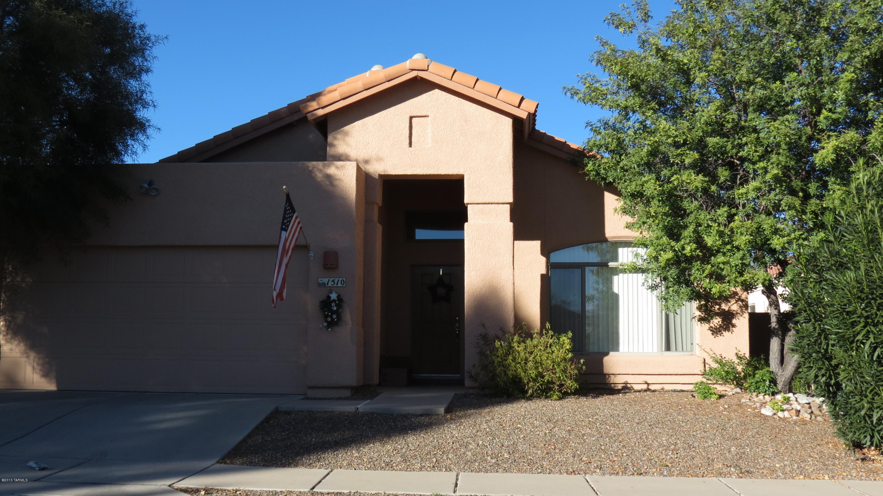 Awesome 3 bedroom 2 bath home, this home offers great room design, very spacious rooms throughout the home, neutral colors, covered patio. This home will be clean and available 02/01/2016