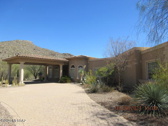 Wow! Opulence abounds here. Details and touches reminiscent  of  Rome itself. Incredible master suite with bath that has to be seen to be believed. Custom gourmet kitchen, wet bars in both family room and the entertainment room Pool, spa and all upgraded features. Go-check it out! Seller never resided at subject and has no information on conditions. Offed as-is. No SPDS, no CLUE, special addenda required after offer acceptance. Title to be seller's choice.