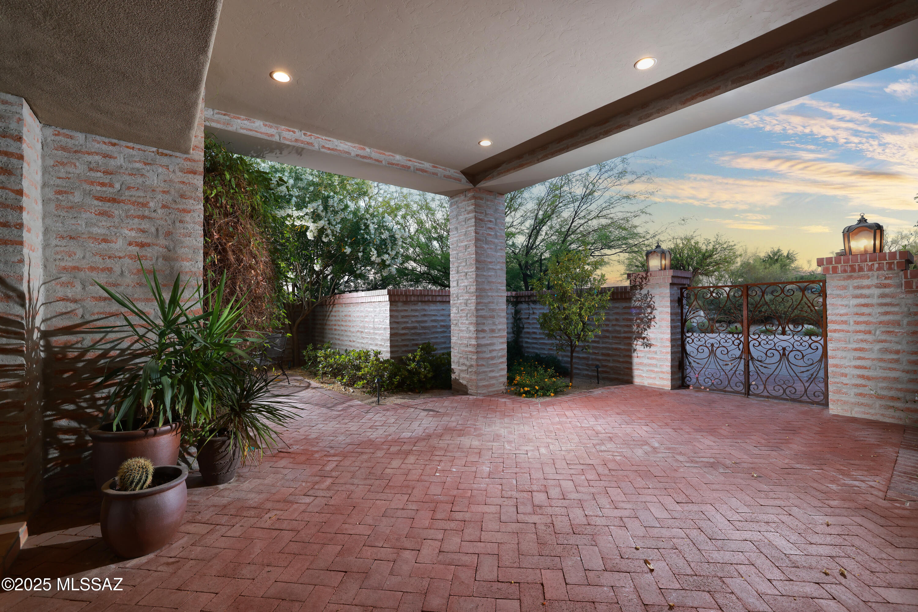Catalina Foothills Est. NO. 10 (73-90, 119, 121, 123, 127-146) - Residential