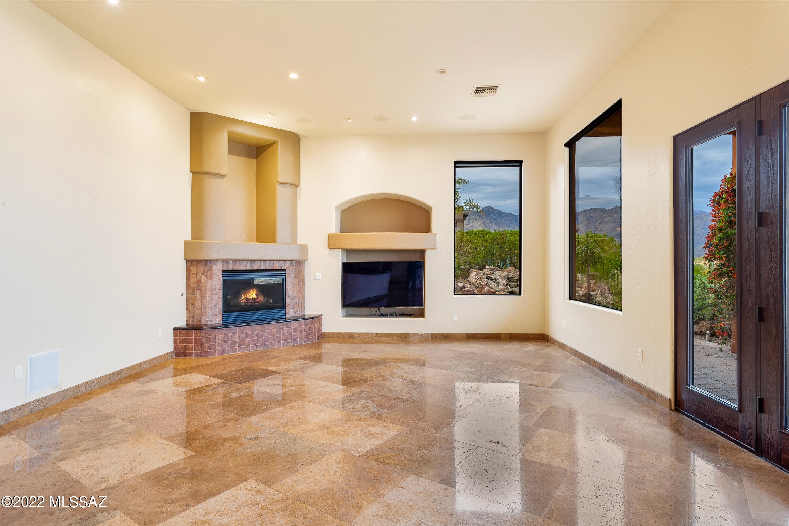 Sabino Mountain (1-290) - Residential