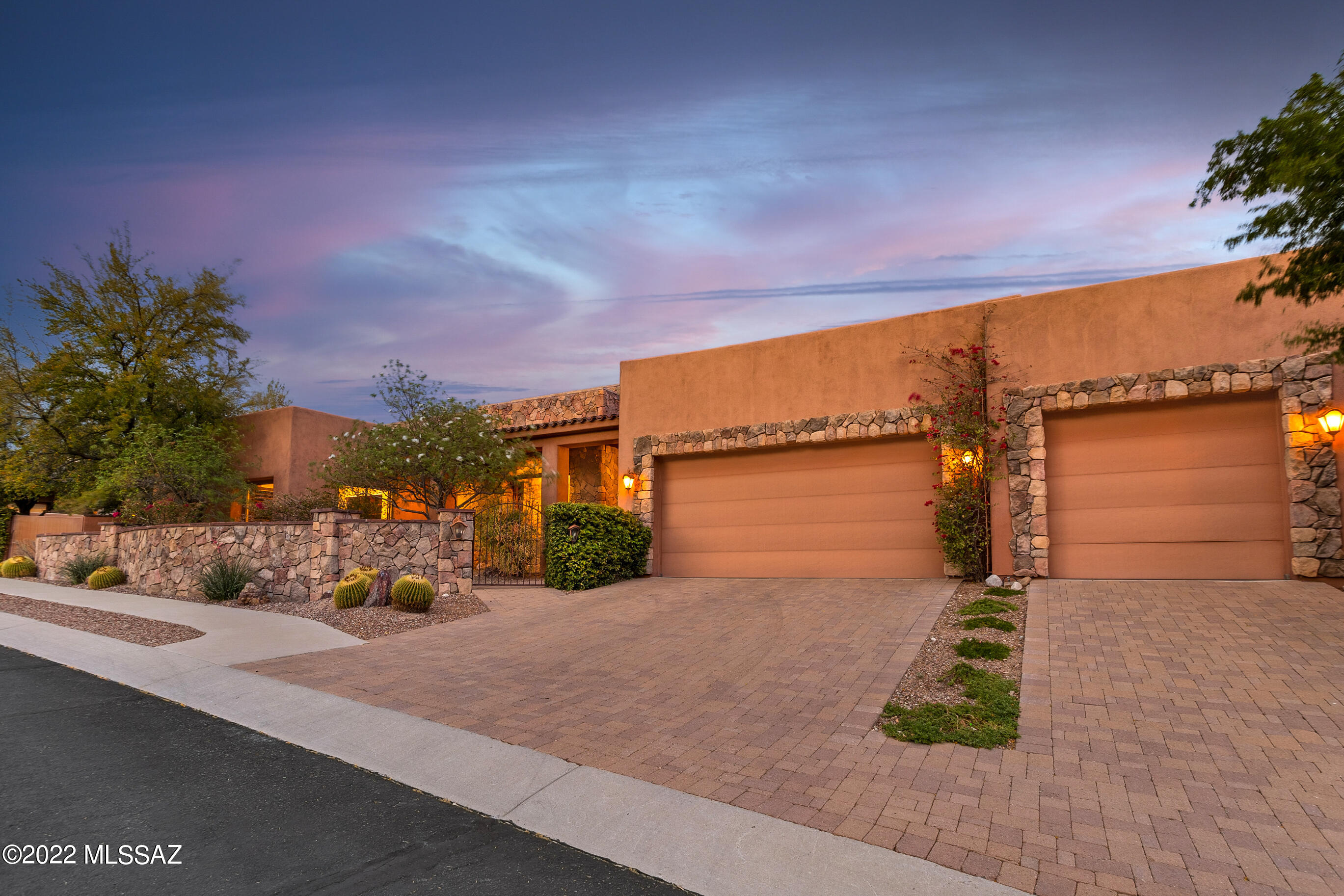 Sabino Mountain (1-290) - Residential