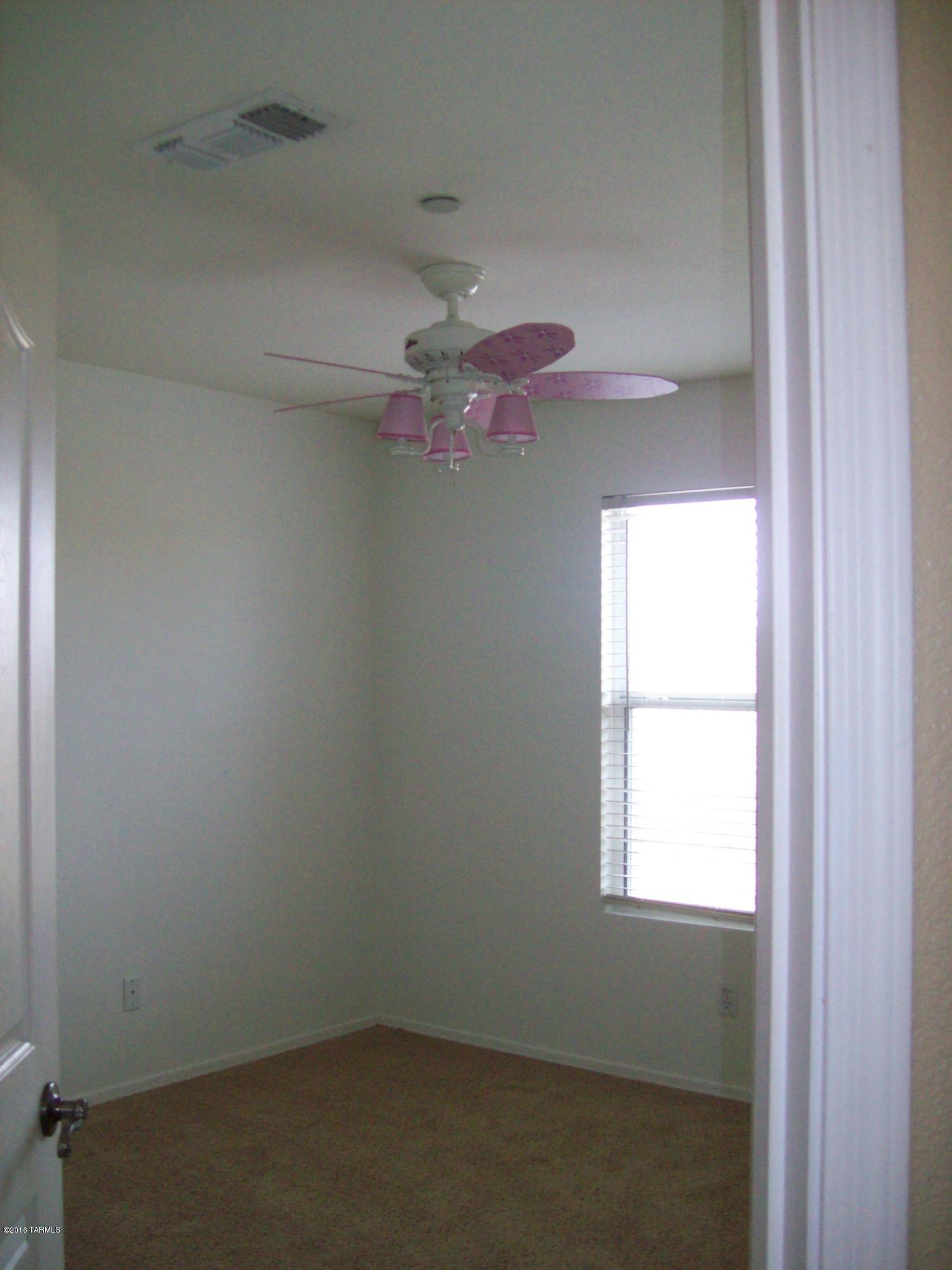 Tierra Del Paraiso(1-133) - Residential Lease