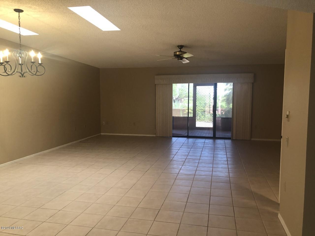 Canoa Hills Townhomes (65-143) - Residential
