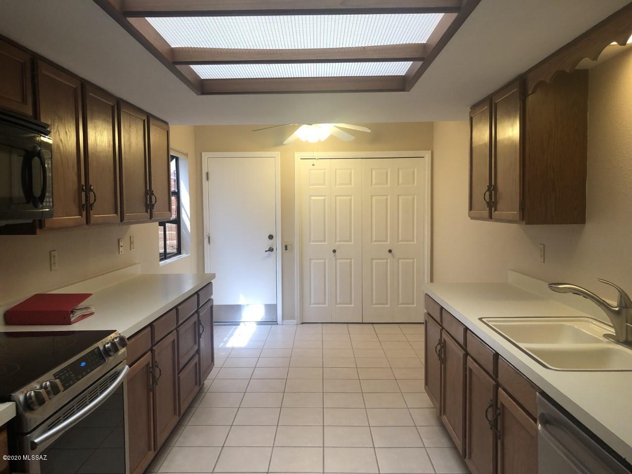 Canoa Hills Townhomes (65-143) - Residential