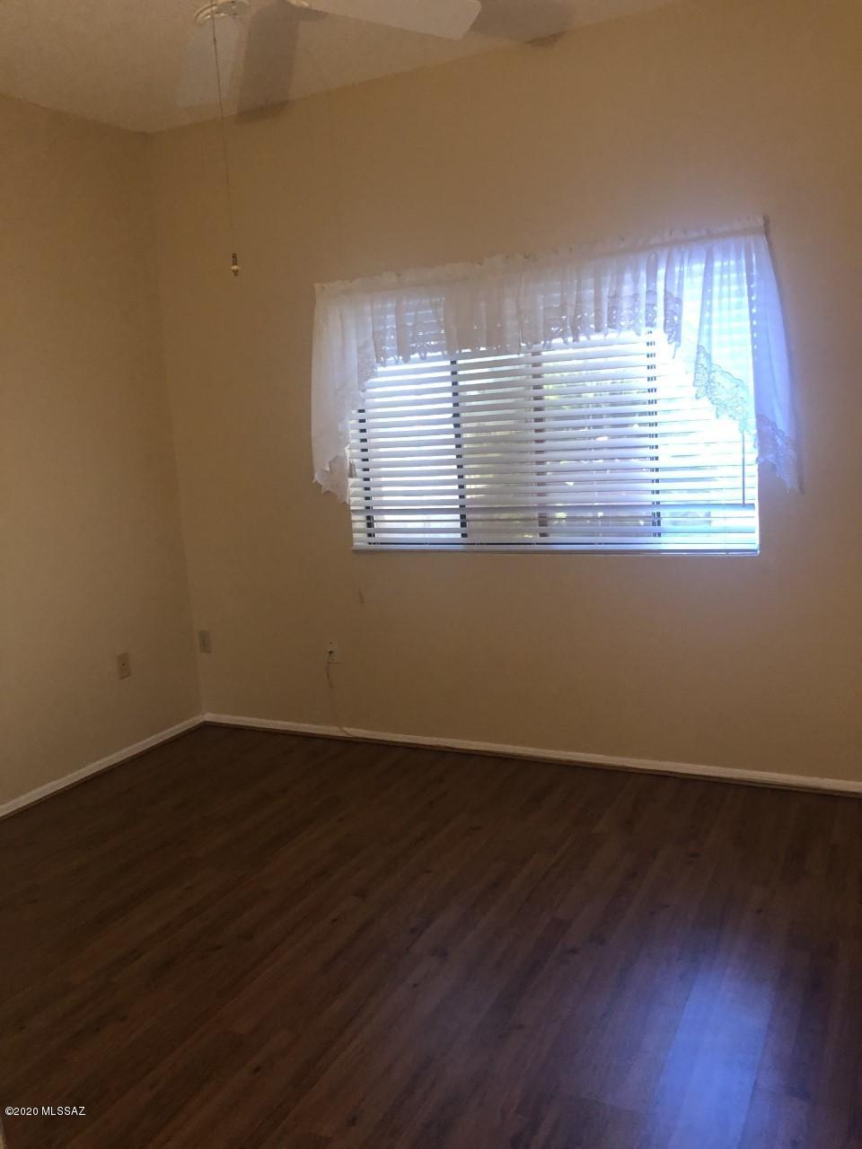 Canoa Hills Townhomes (65-143) - Residential