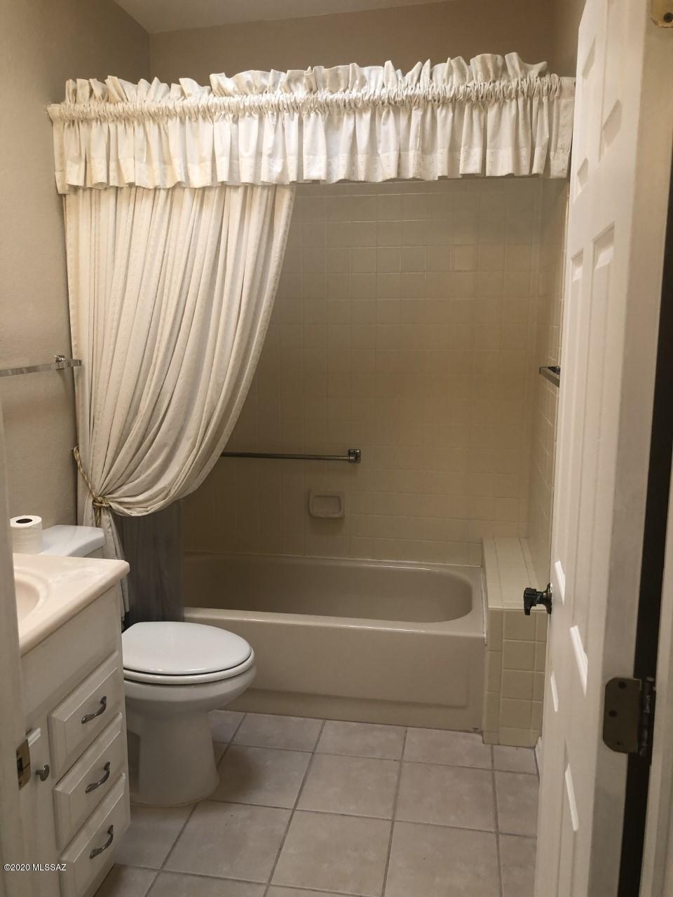 Canoa Hills Townhomes (65-143) - Residential