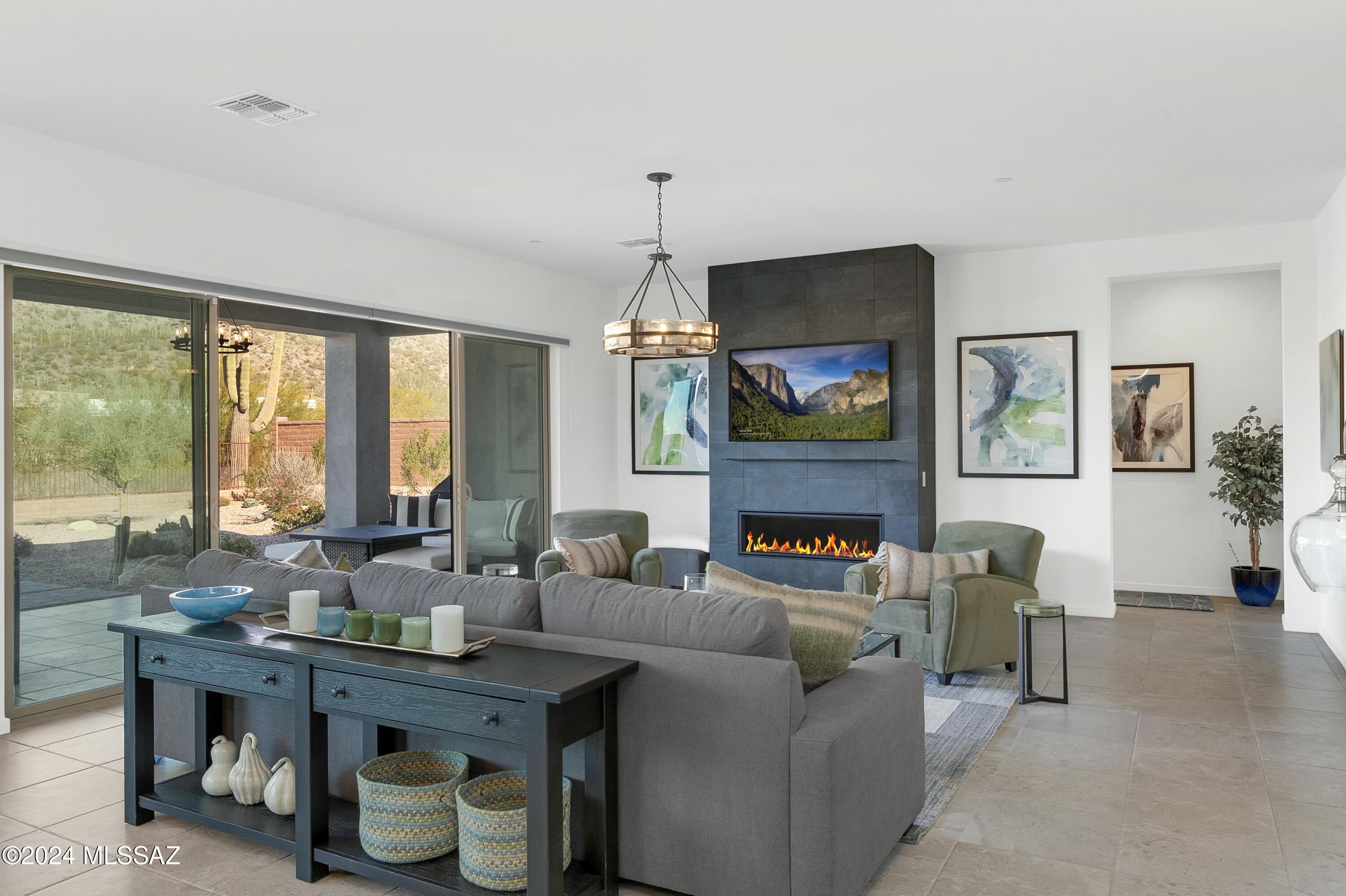 Boulder Bridge Pass III At Dove Mountain SQ20143000307 - Residential