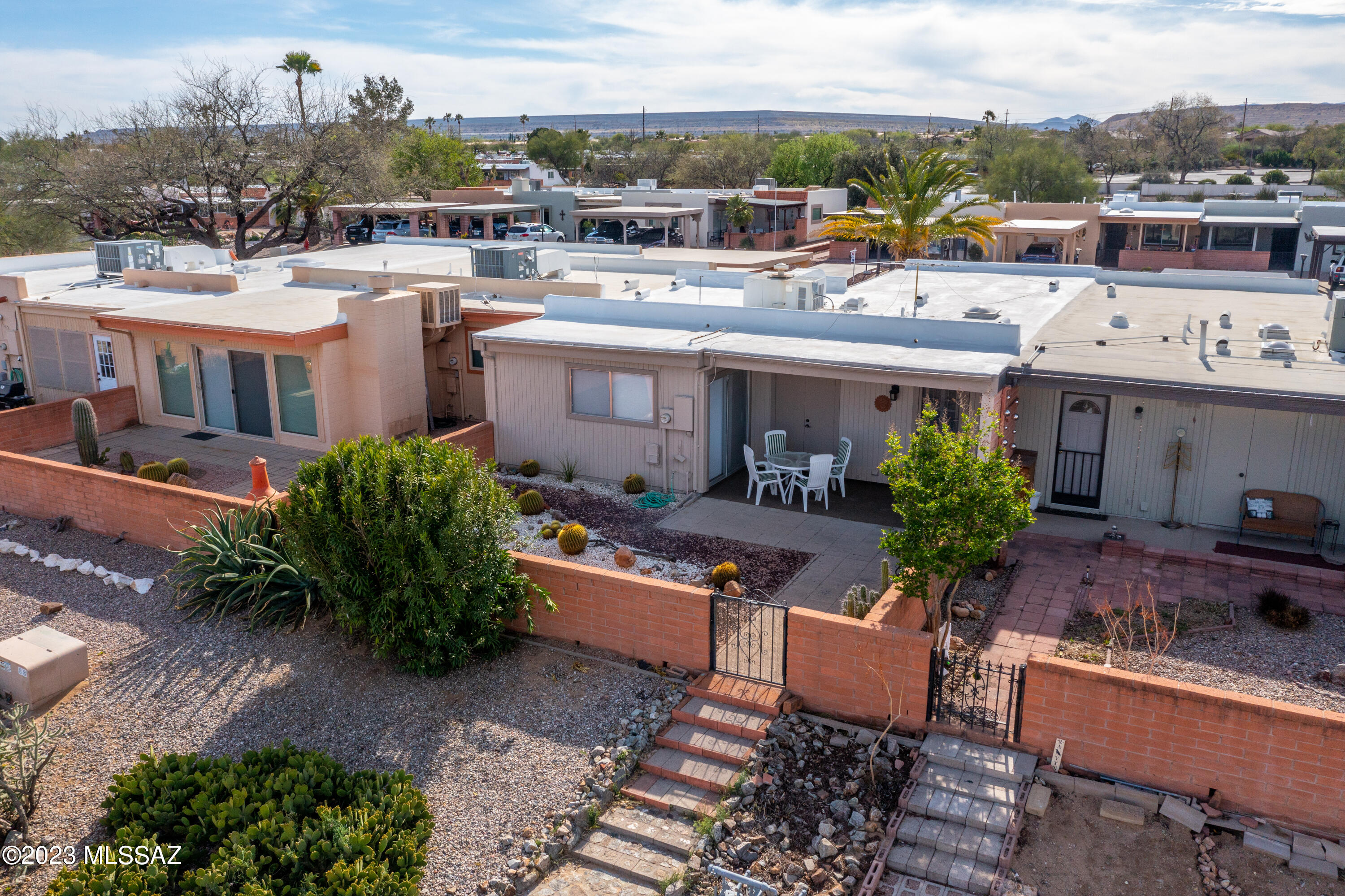 Green Valley Townhouses NO.7 - Residential