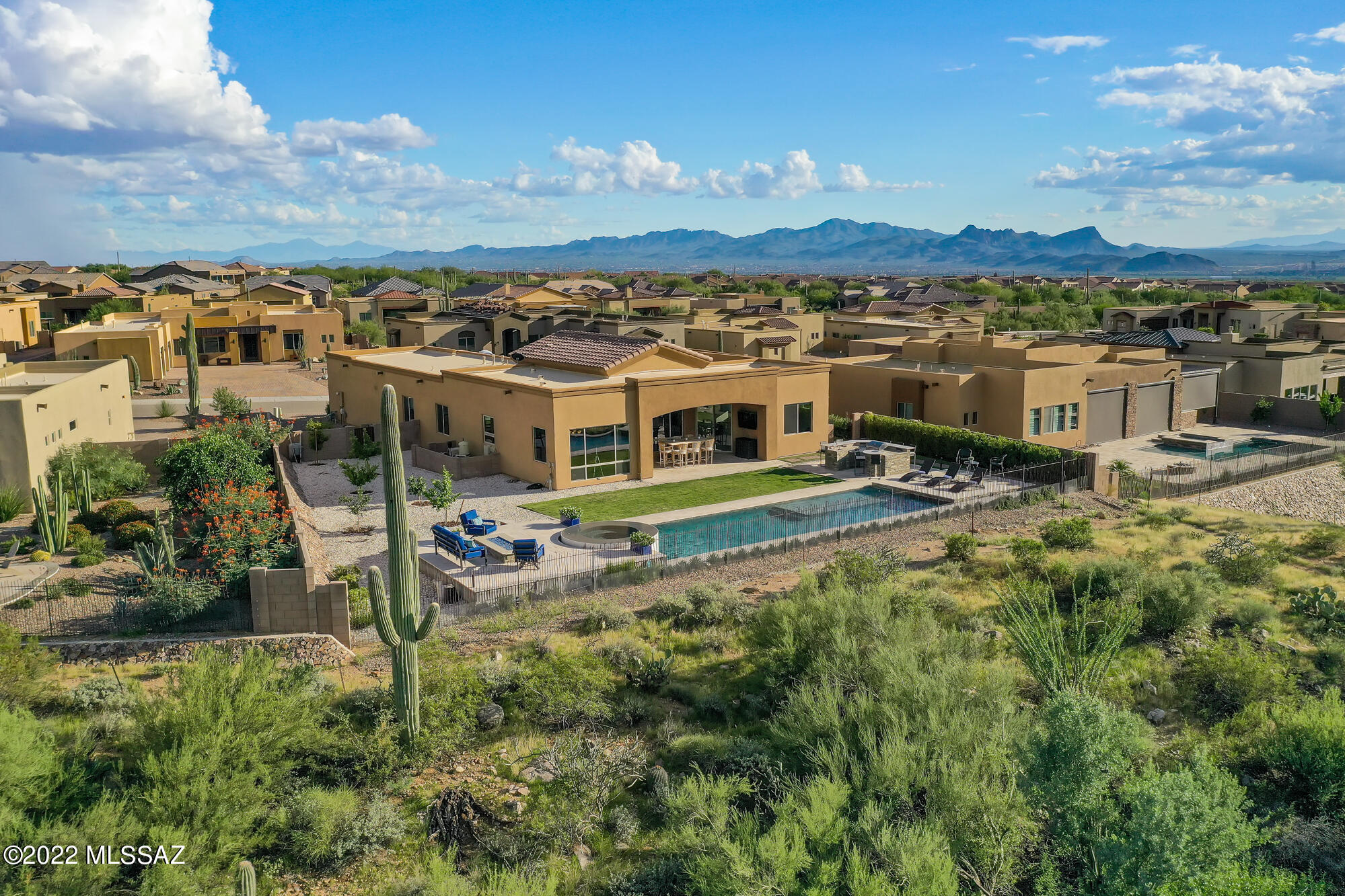 Boulder Bridge Pass At Dove Mountain SQ20132910078 - Residential