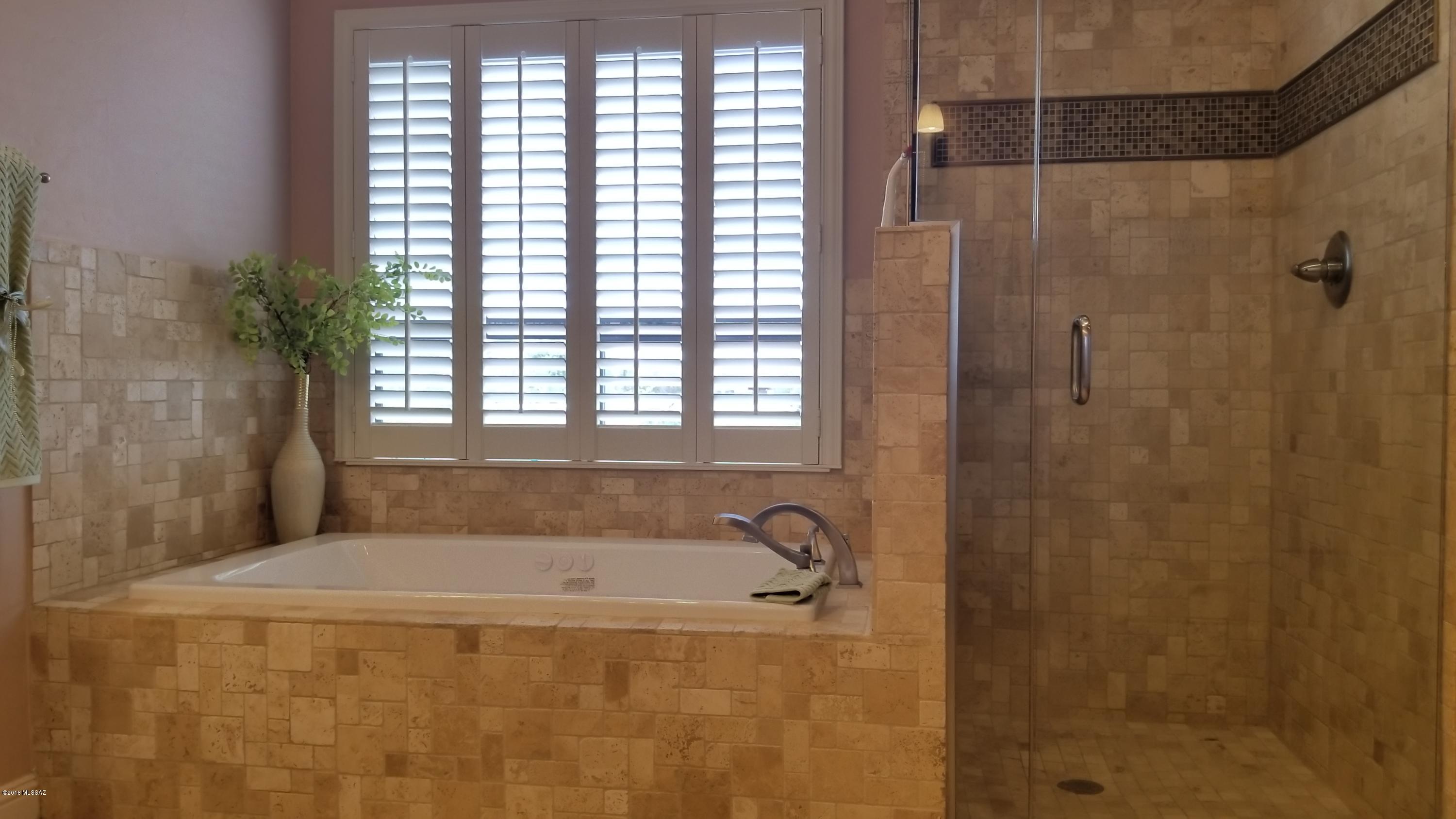 Shadow Hills (1-483) - Residential Lease