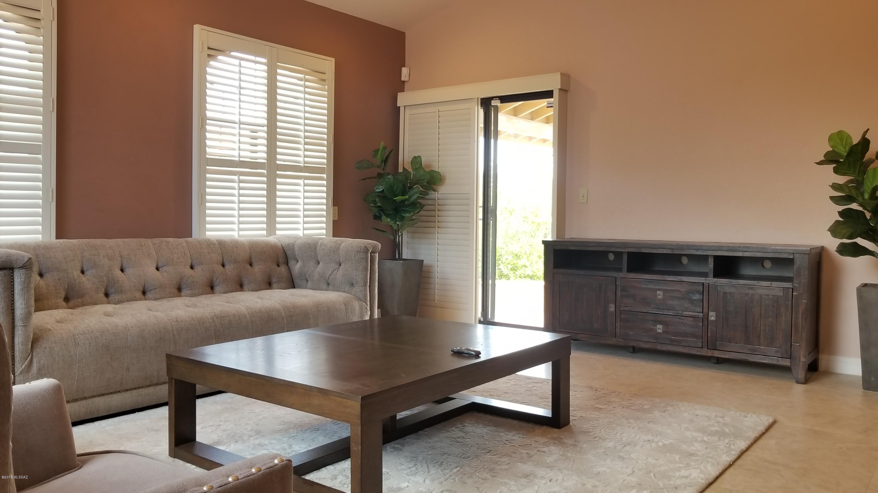 Shadow Hills (1-483) - Residential Lease