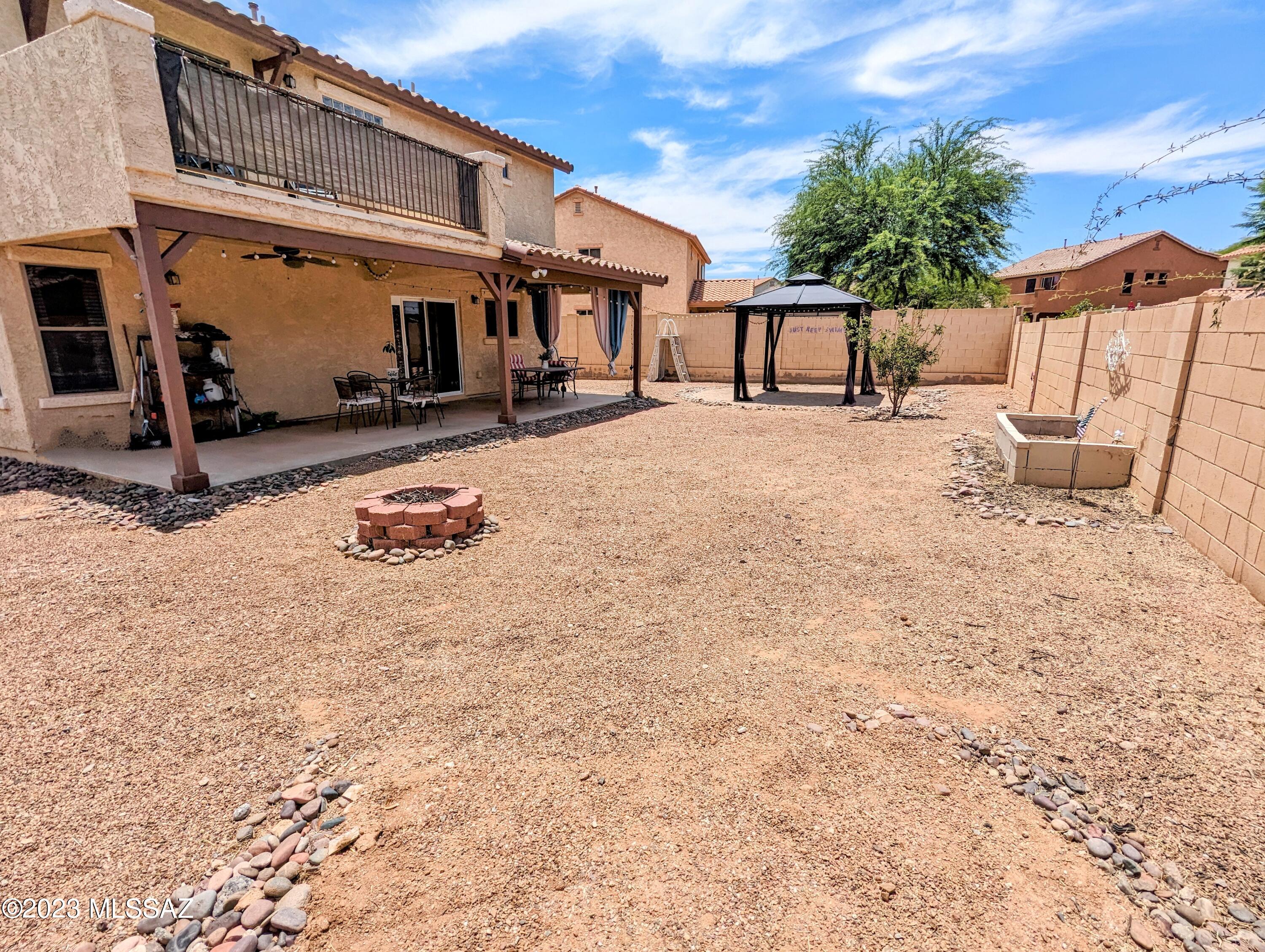 Entrada Del Pueblo - Residential