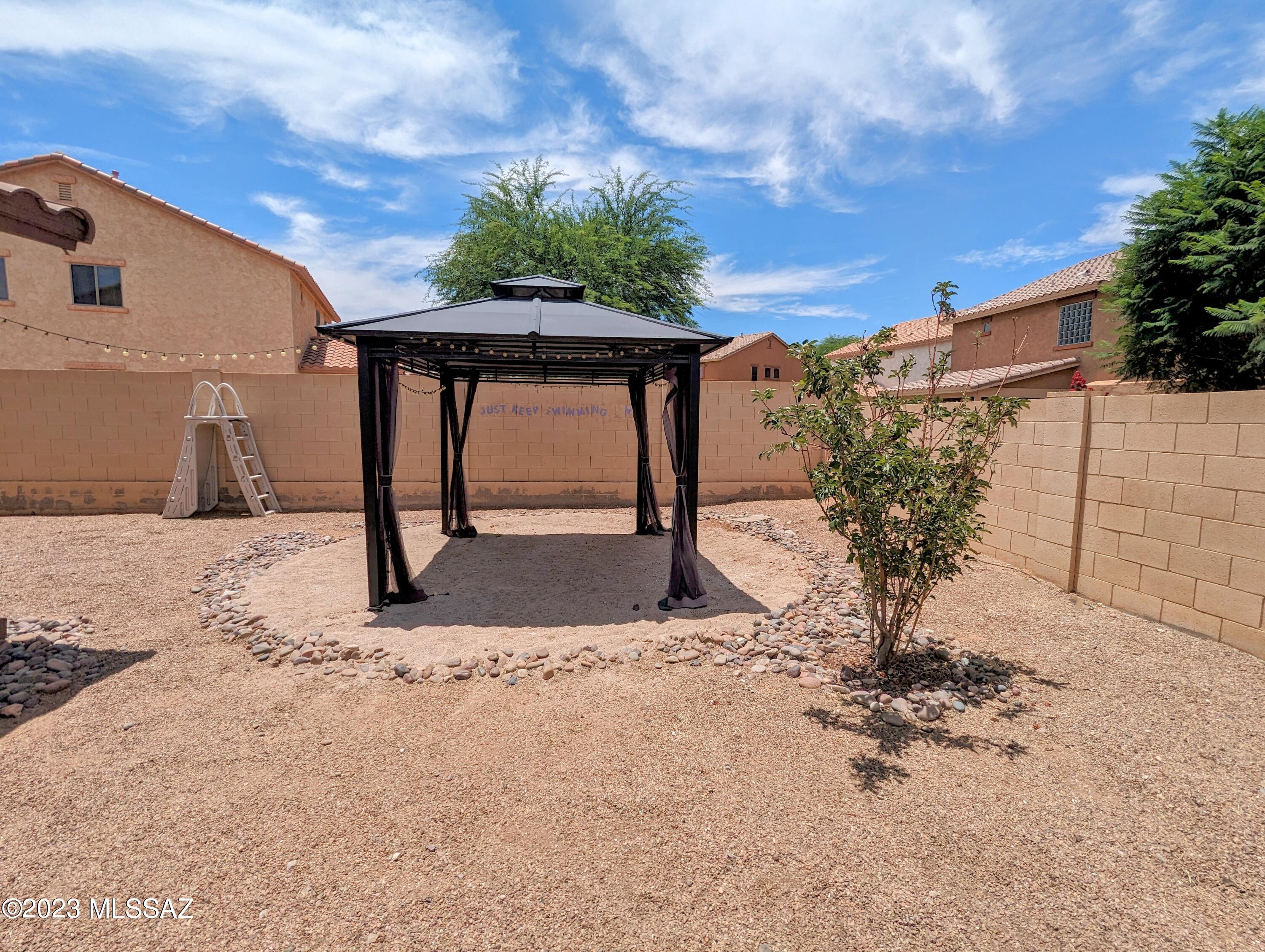 Entrada Del Pueblo - Residential