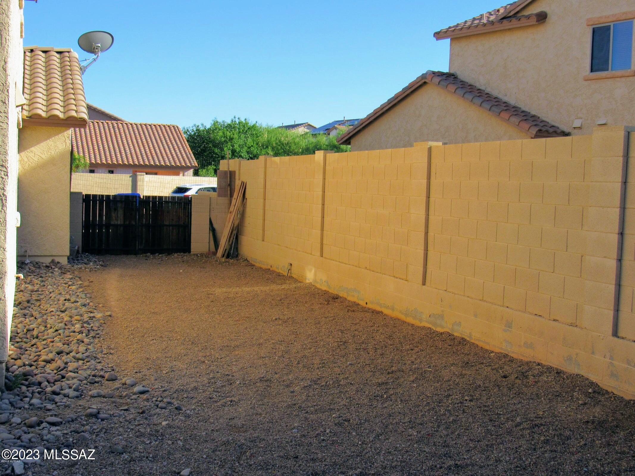Entrada Del Pueblo - Residential
