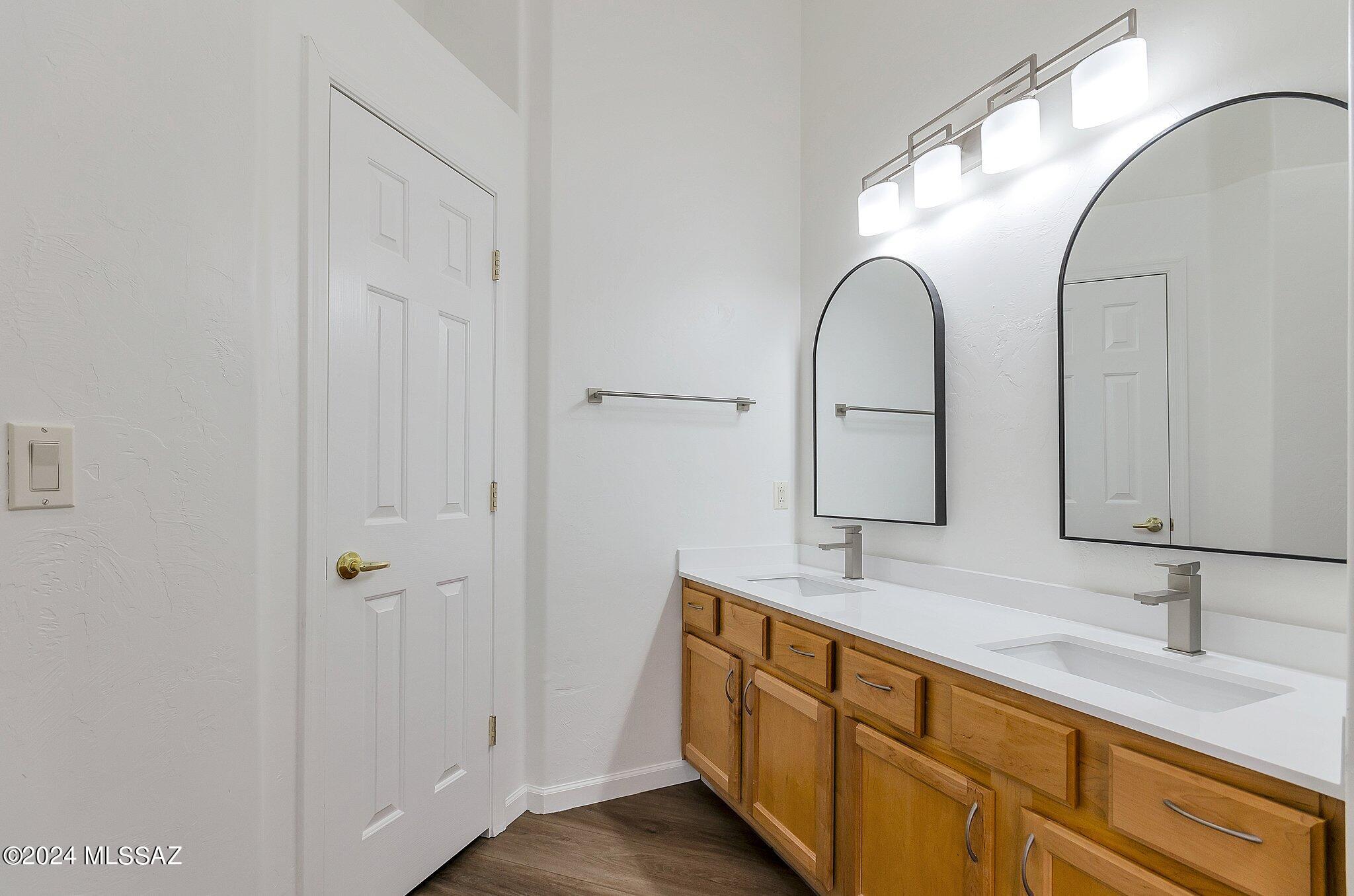 La Cholla Estates (1-94) - Residential Lease