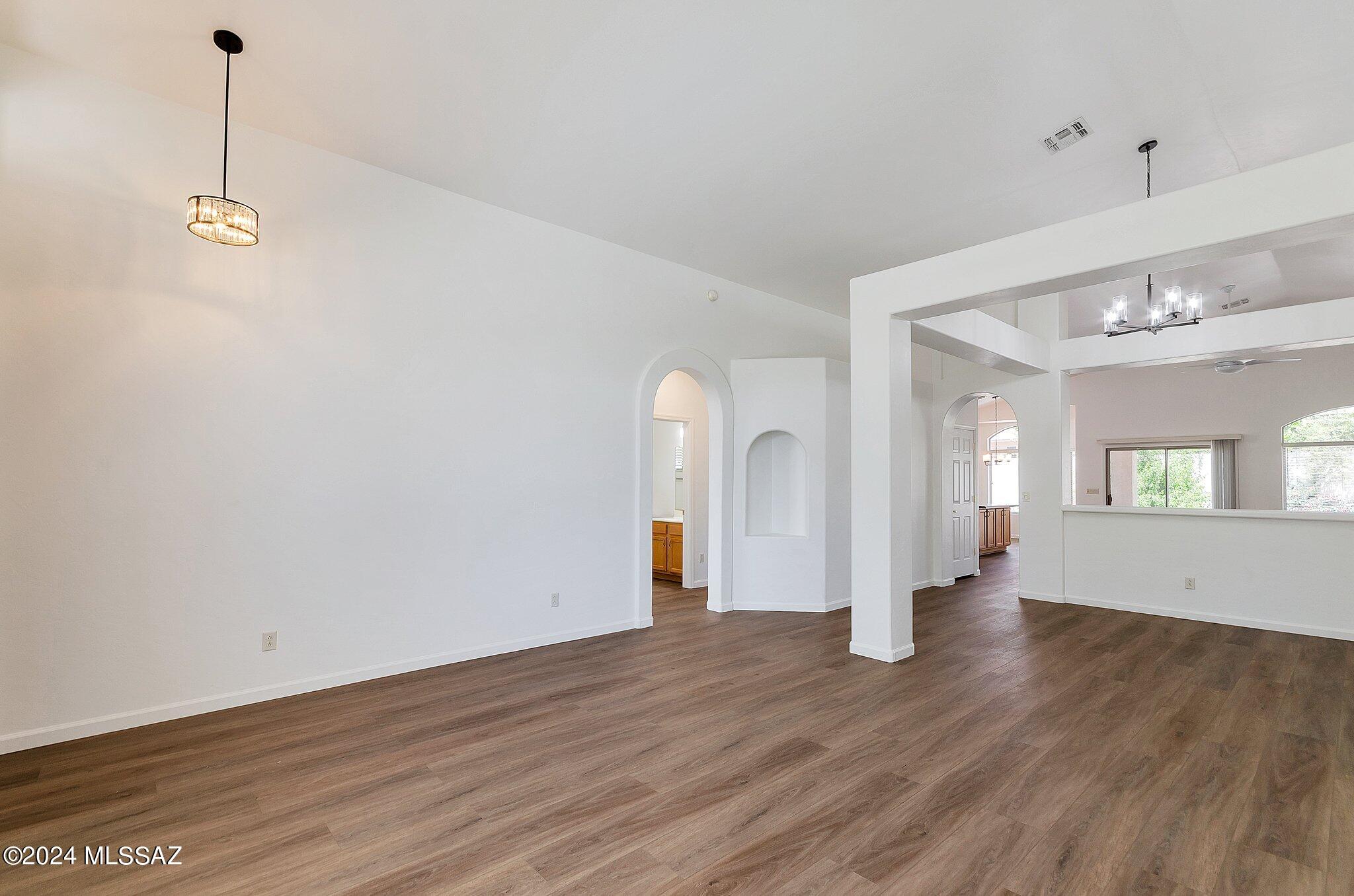 La Cholla Estates (1-94) - Residential Lease