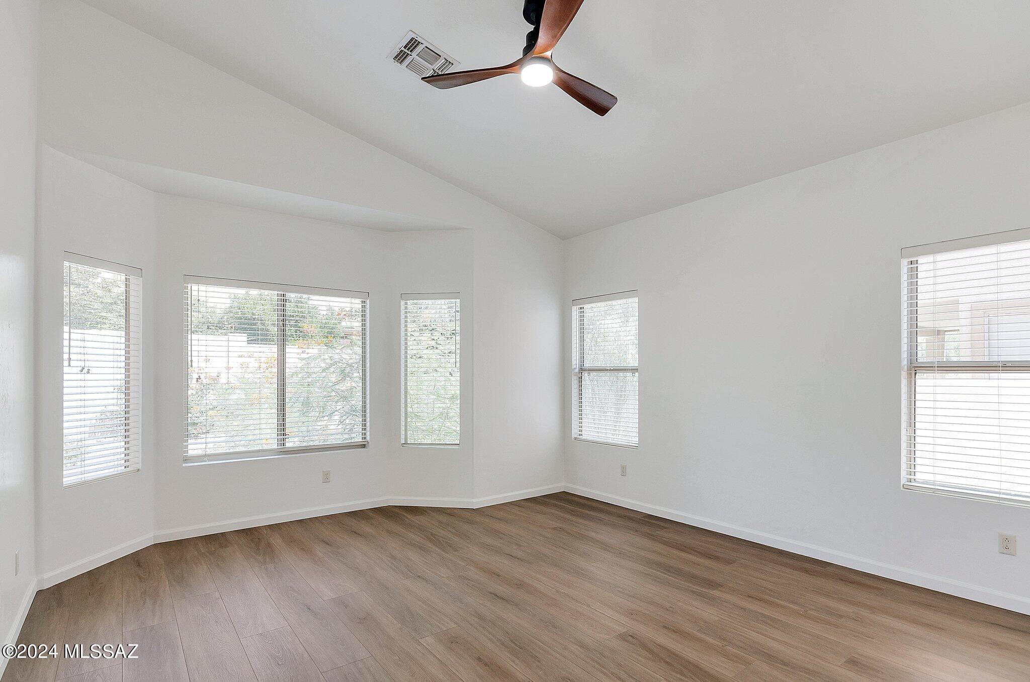 La Cholla Estates (1-94) - Residential Lease