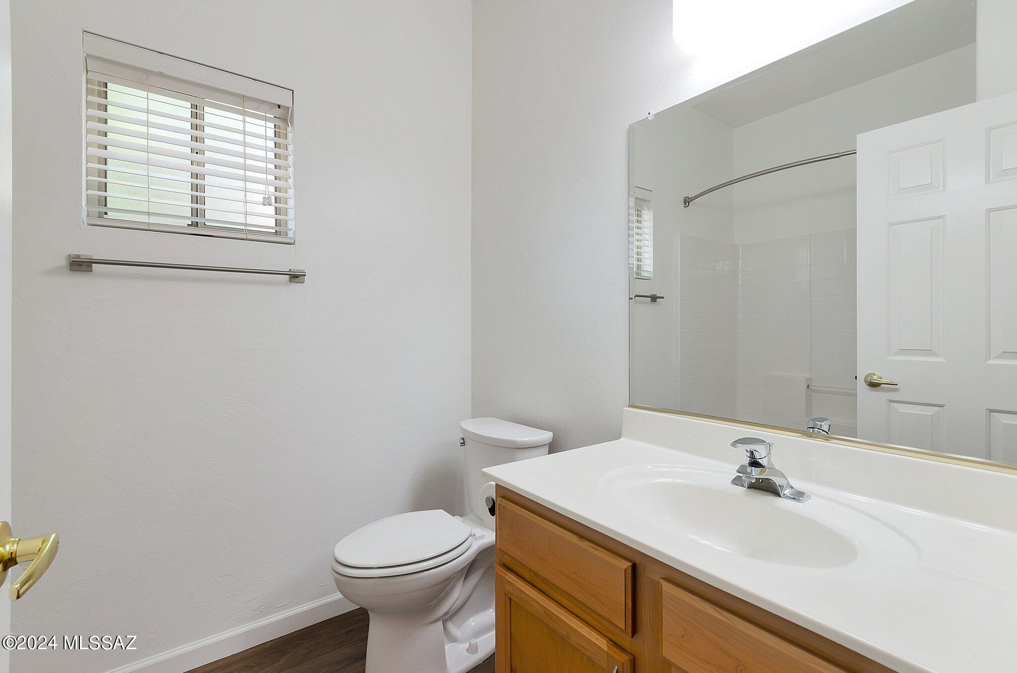 La Cholla Estates (1-94) - Residential Lease