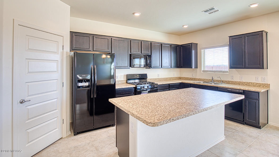 Saguaro Bloom SQ20180540069 - Residential
