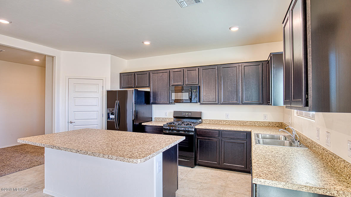 Saguaro Bloom SQ20180540069 - Residential
