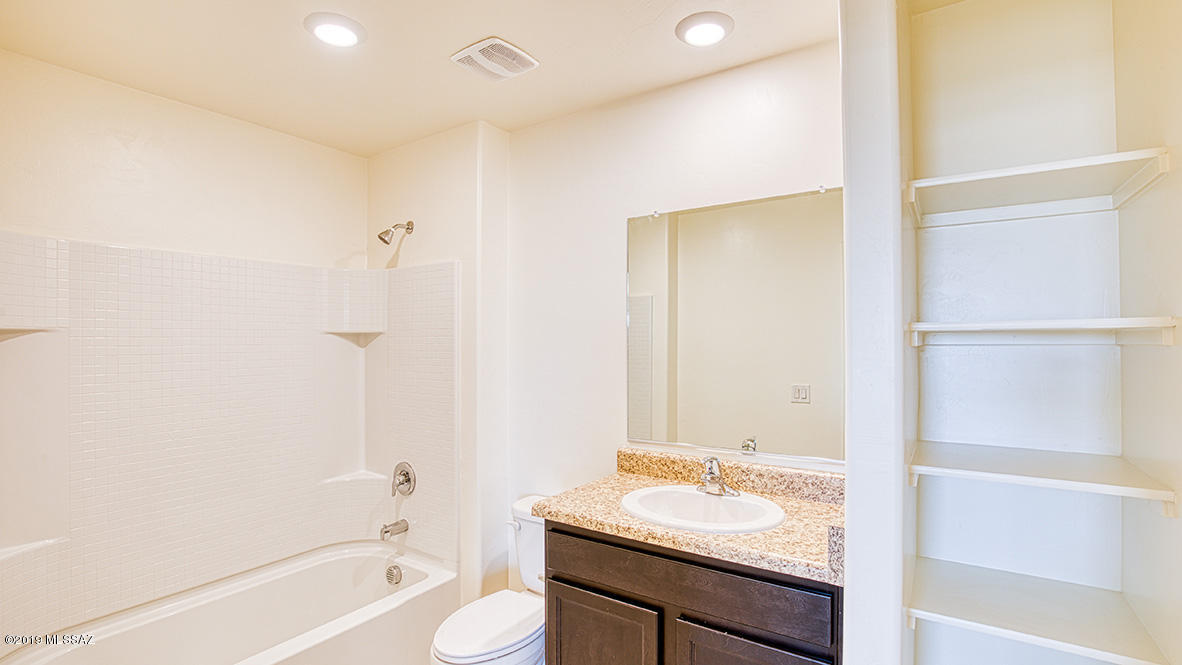 Saguaro Bloom SQ20180540069 - Residential