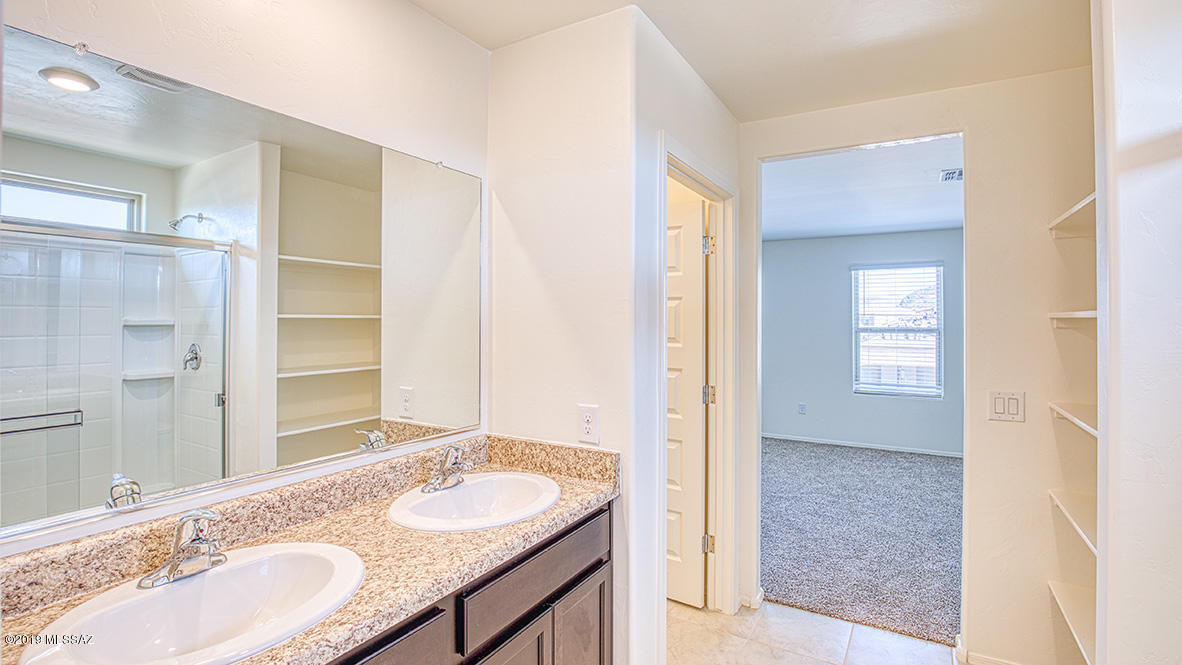 Saguaro Bloom SQ20180540069 - Residential